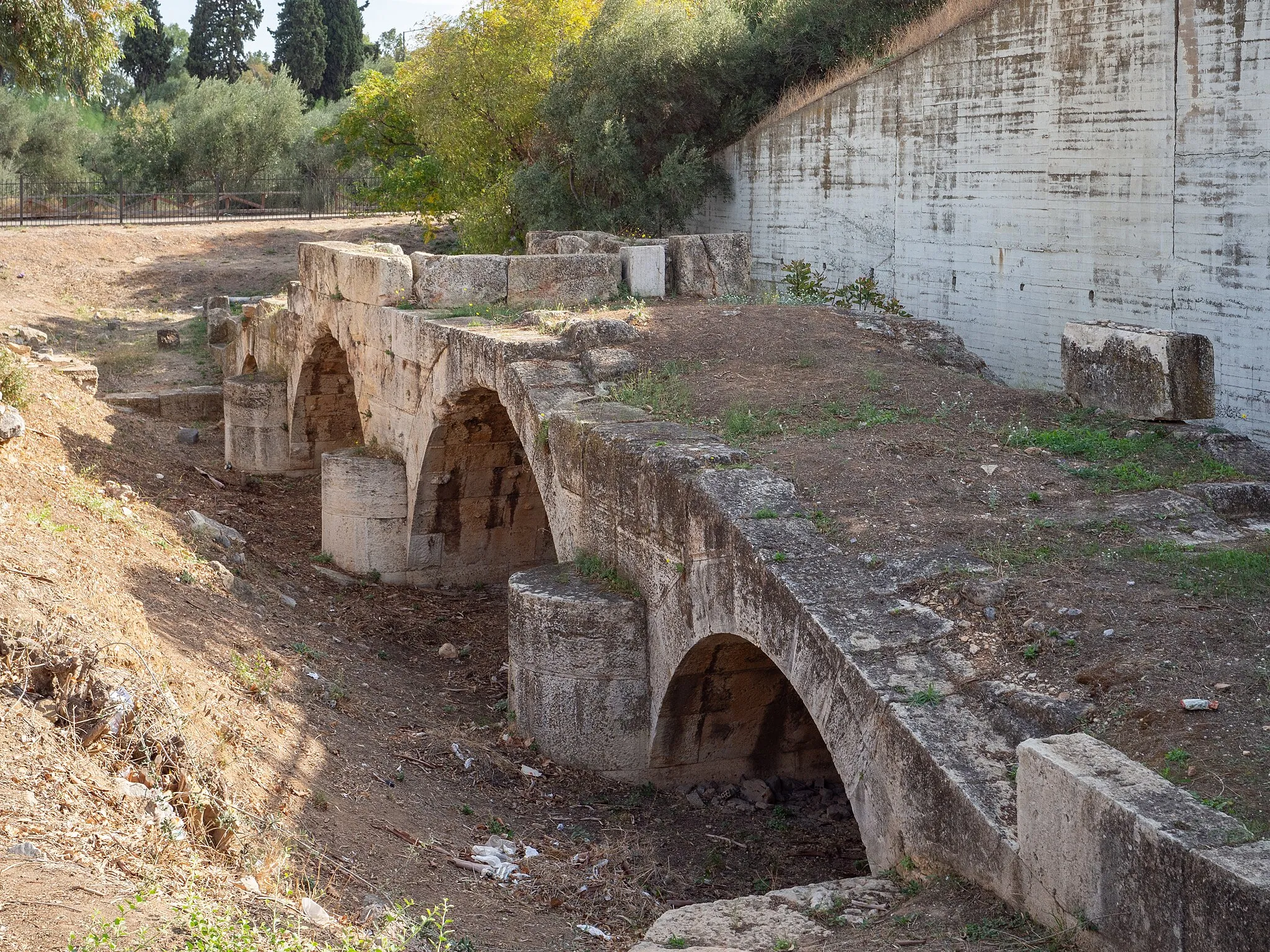 Photo showing: This is a photo of a monument in Greece identified by the ID