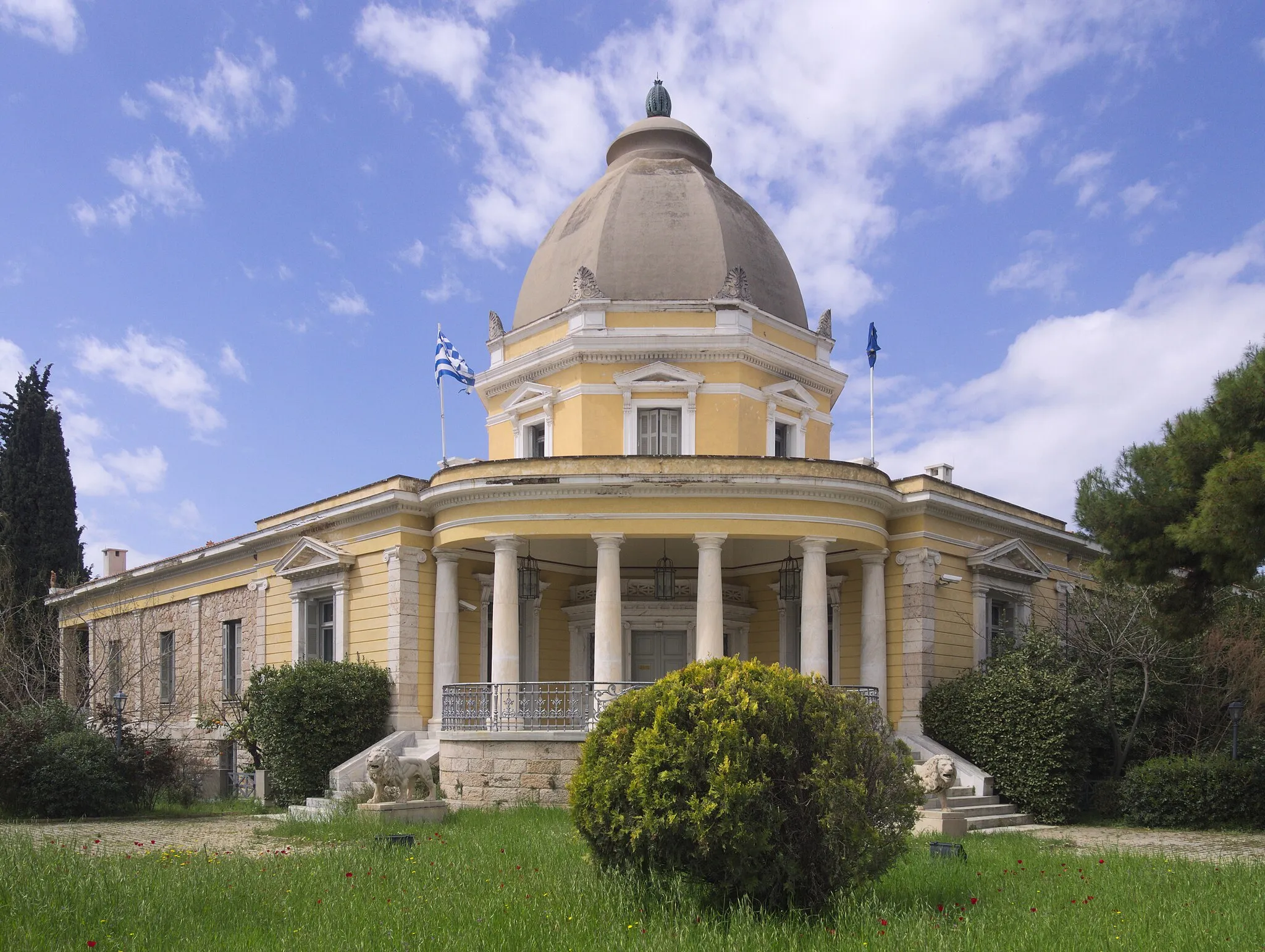 Photo showing: Kazoulis mansion, built in 1902-1910 at the south entrance of Kifissia. Nowadays it houses the National Centre for the Environment and Sustainable Development.