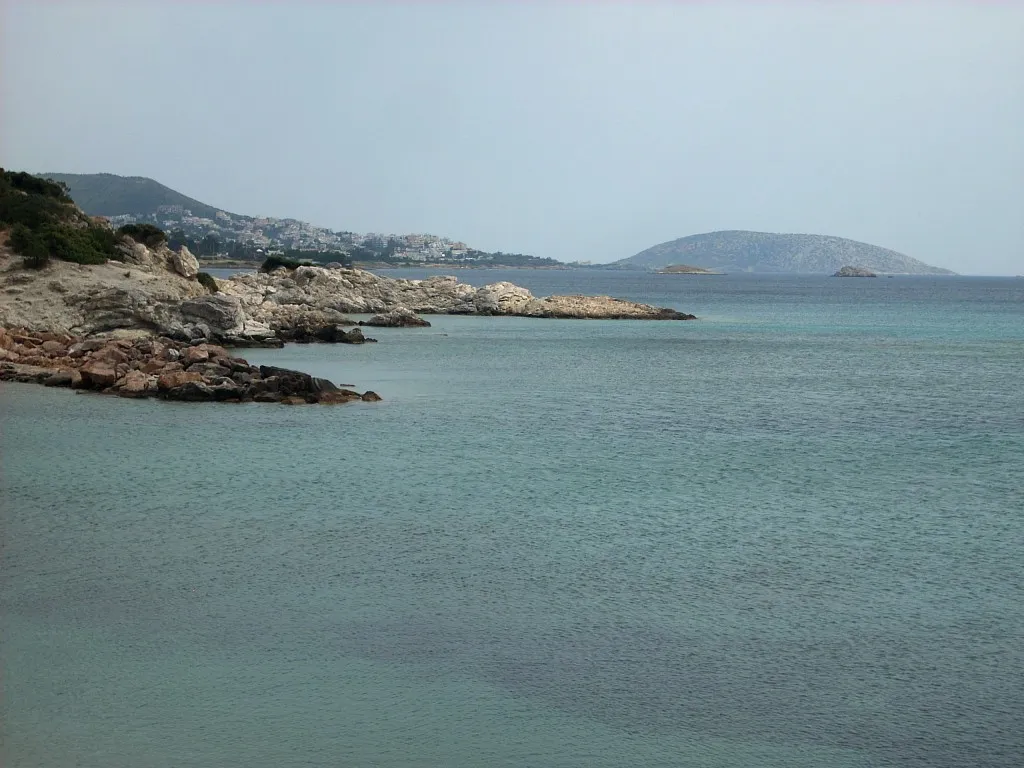 Photo showing: Village Saronida and Arsida Island in Greece – view from gulf
