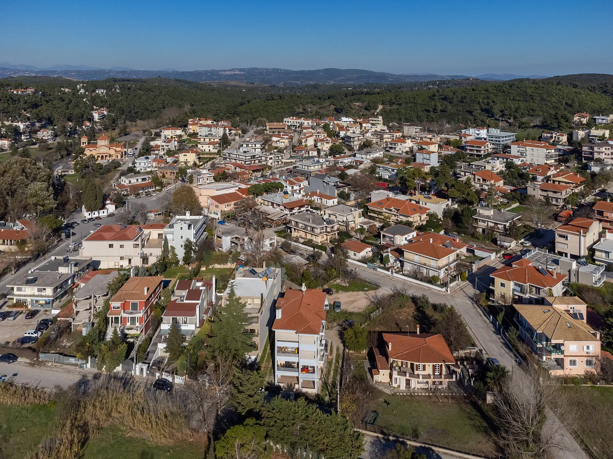 Photo showing: Aerial view of Stamata, north Attica.