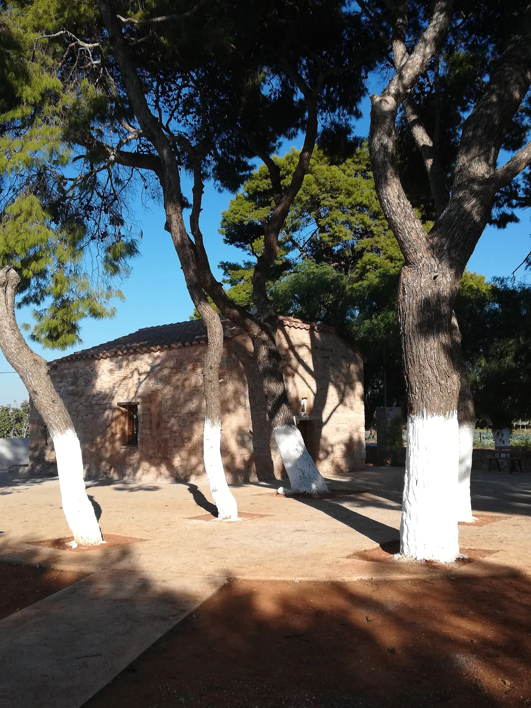 Photo showing: This is a photo of a monument in Greece identified by the ID