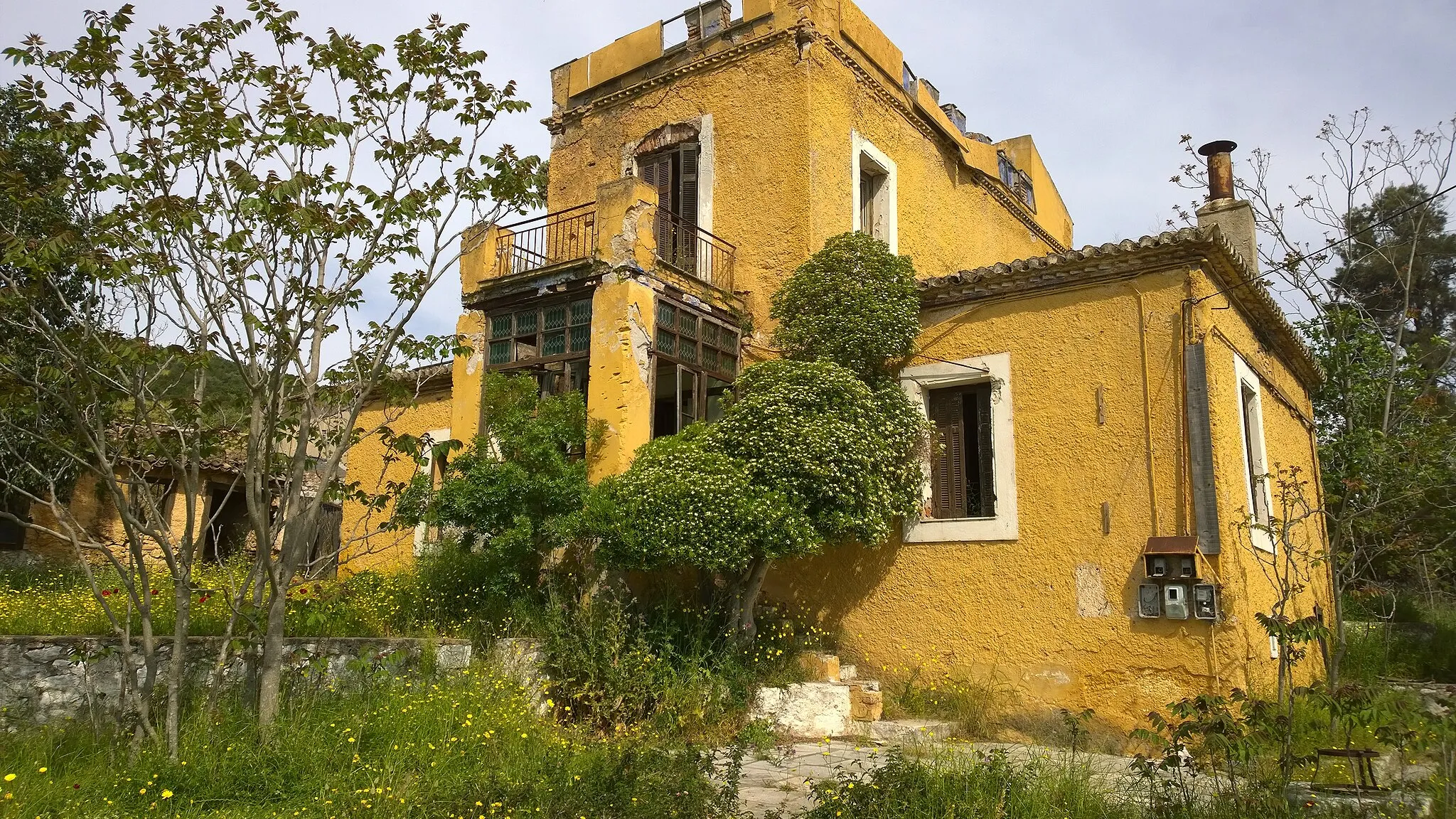 Photo showing: Ruined Villa near the Makaria Springs