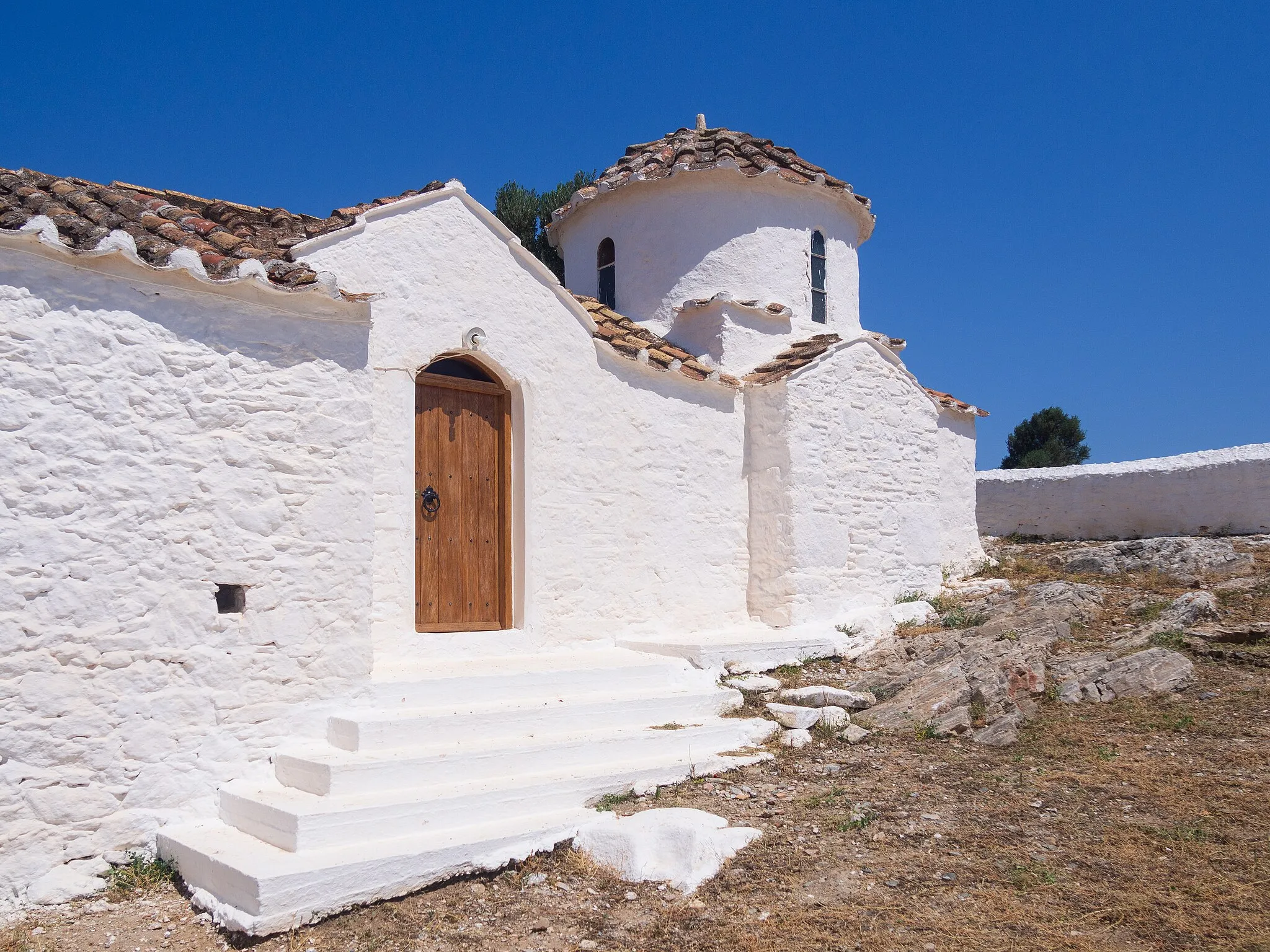 Photo showing: This is a photo of a monument in Greece identified by the ID