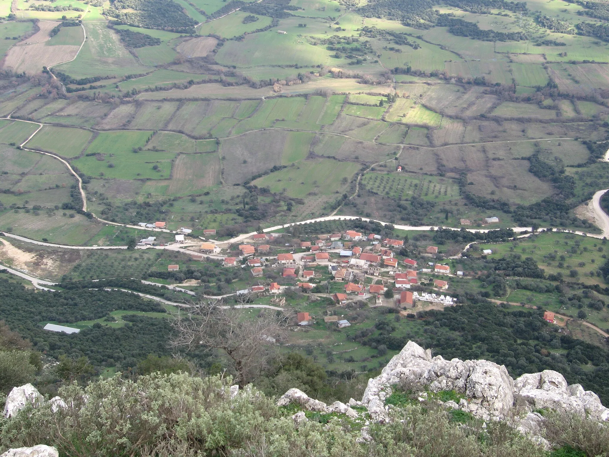 Photo showing: Άποψη του Χωριού Χαραυγή από το όρος Σκόλλις