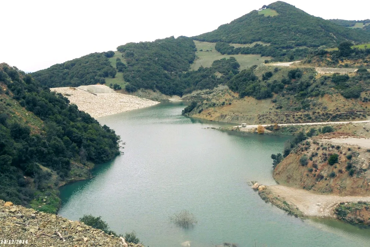 Photo showing: View of Ntaska Reservoir near Velimachi village, Achaia, Greece.