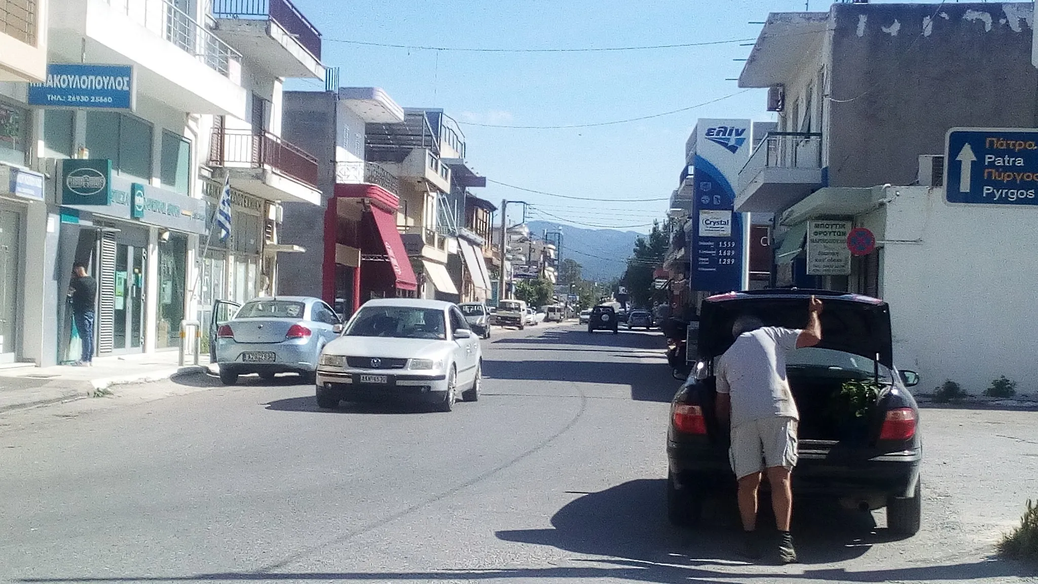 Photo showing: This is a photograph i took of the main road of Kato Achaia.