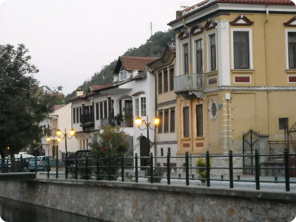 Photo showing: Houses in Florina, Greece.