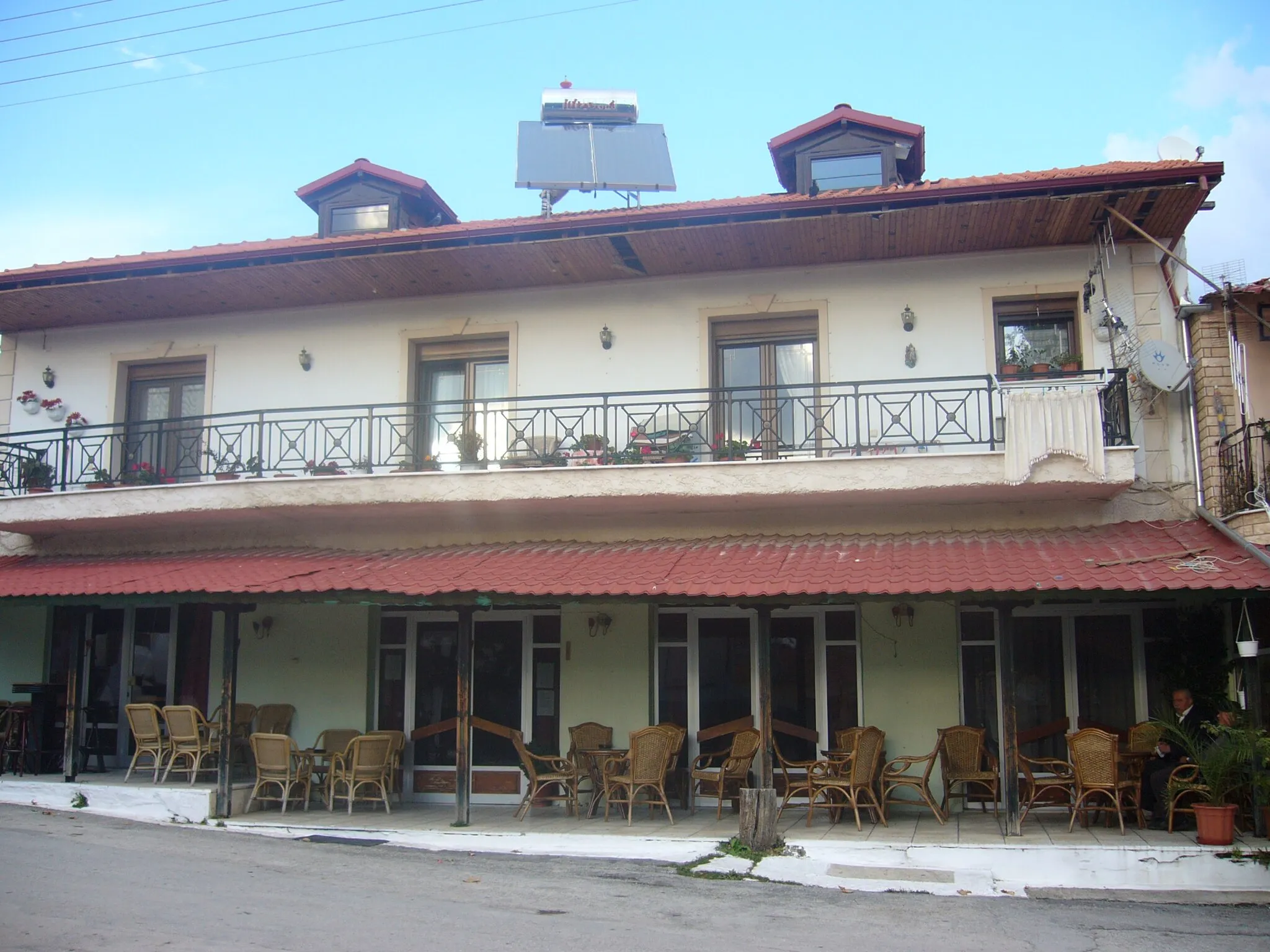 Photo showing: A KAfeneio (coffee house in the village of Kelli, Aegean Macedonia, Greece.