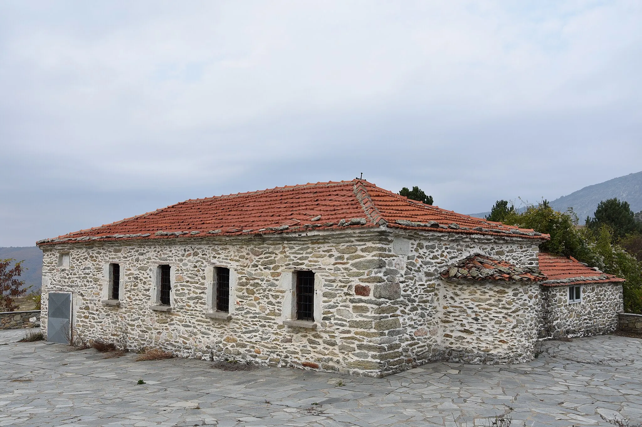 Photo showing: The church of Saint Athanasius in the village of Vlasti, GR.