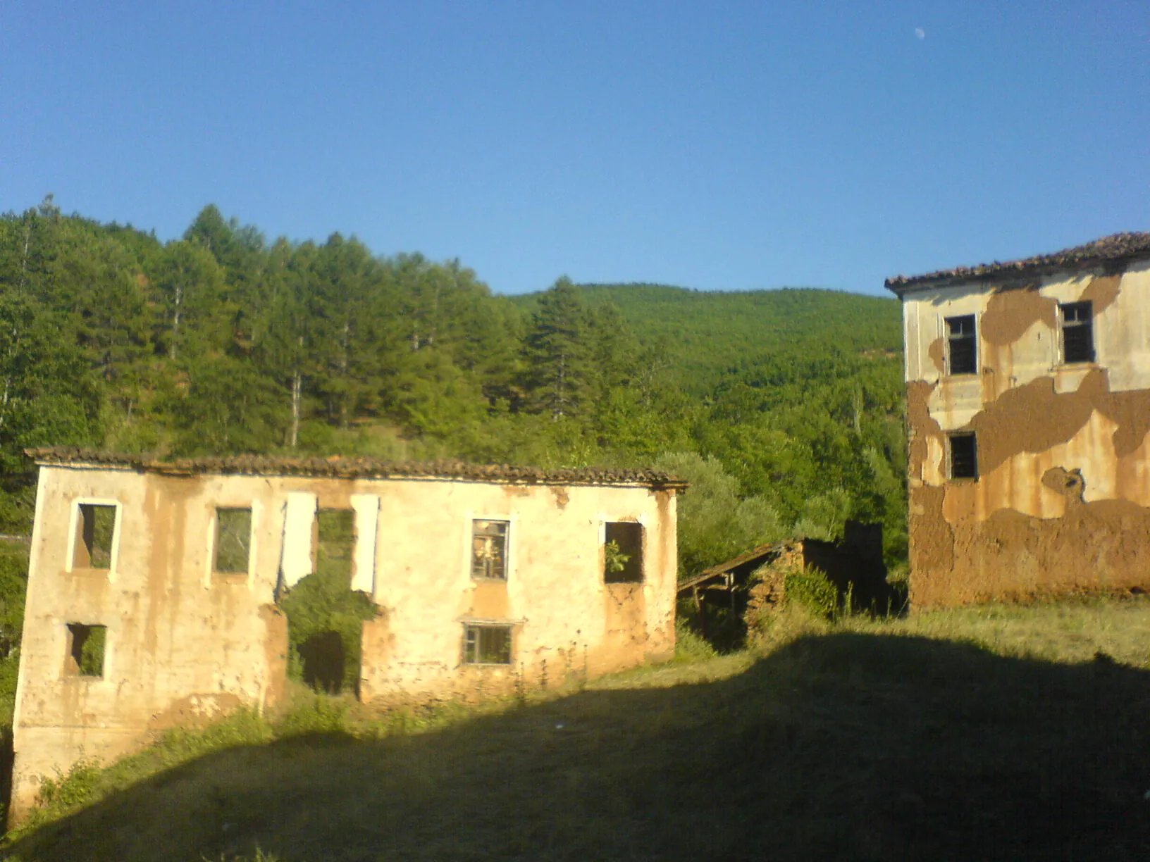 Photo showing: Village of Drenoveni or Kranionas, Macedonia, Greece.