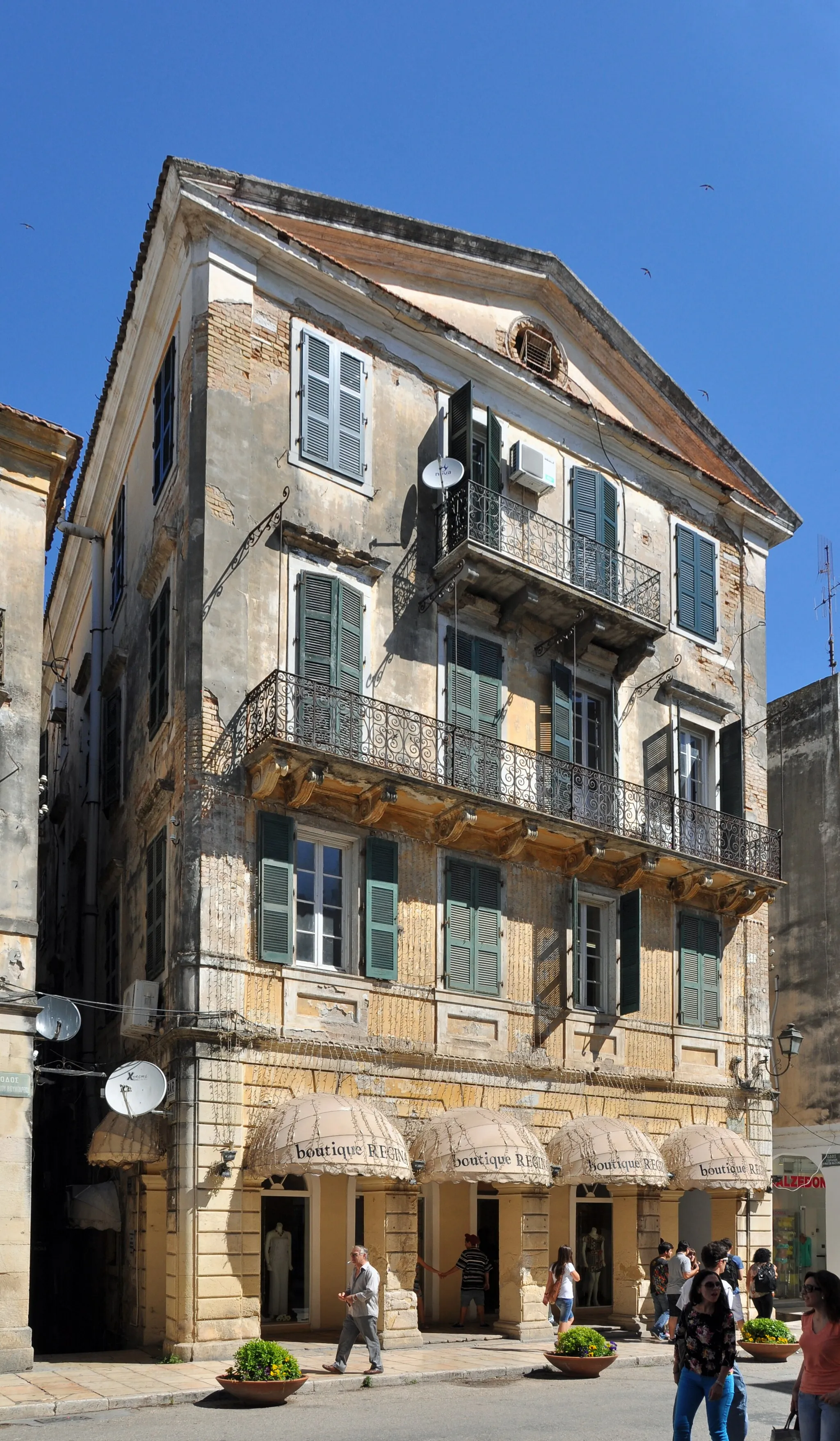 Photo showing: Corfu town (Corfu, Greece): historic building in Evgeniou Voulgareos street