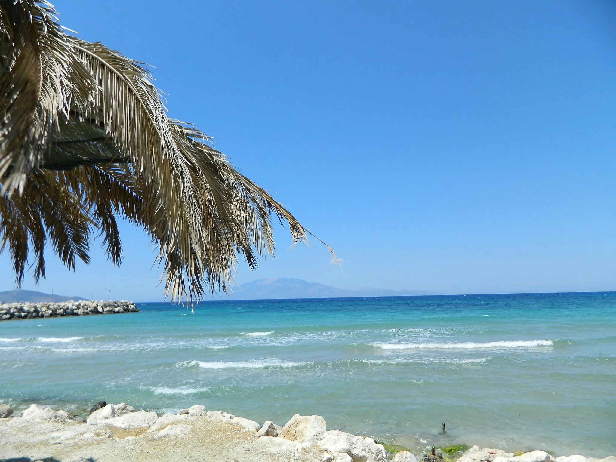 Photo showing: A picture from the beach of Alikanas