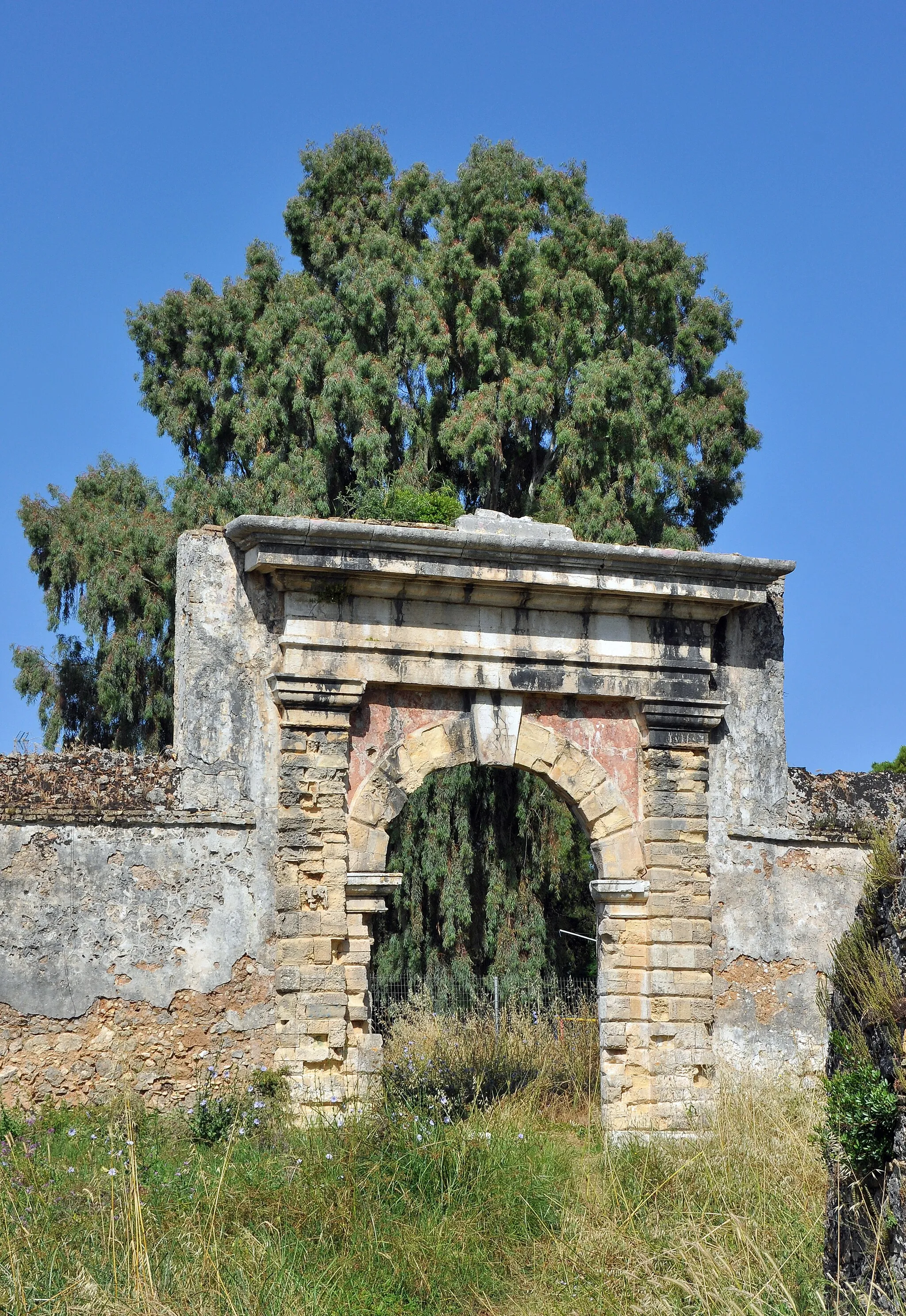 Photo showing: Gouvia (Corfu island, Greece): ruins of the former Venetian shipyard