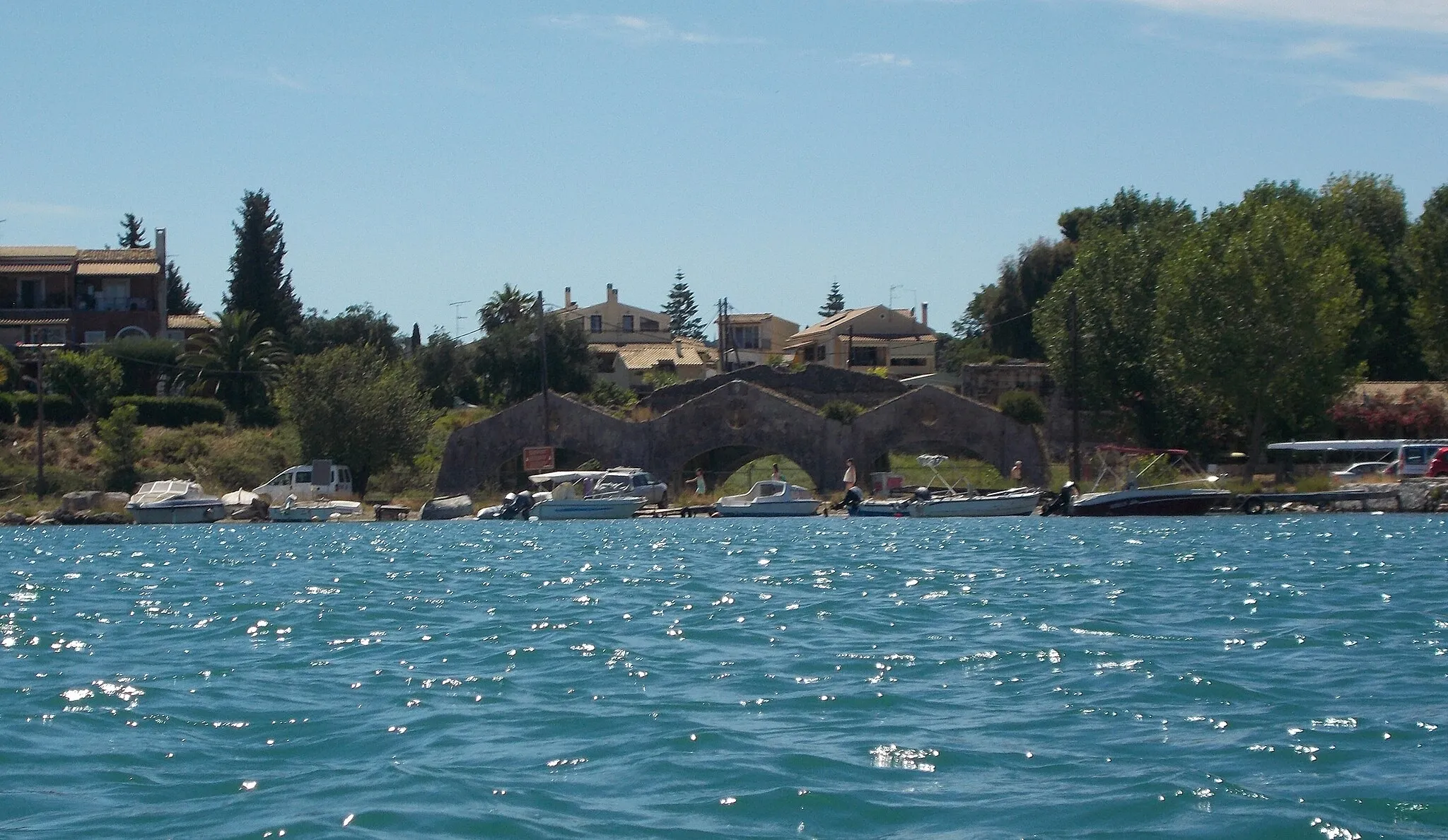 Photo showing: View of the Corfu Venetian arsenal from the bay of Gouvia cropped