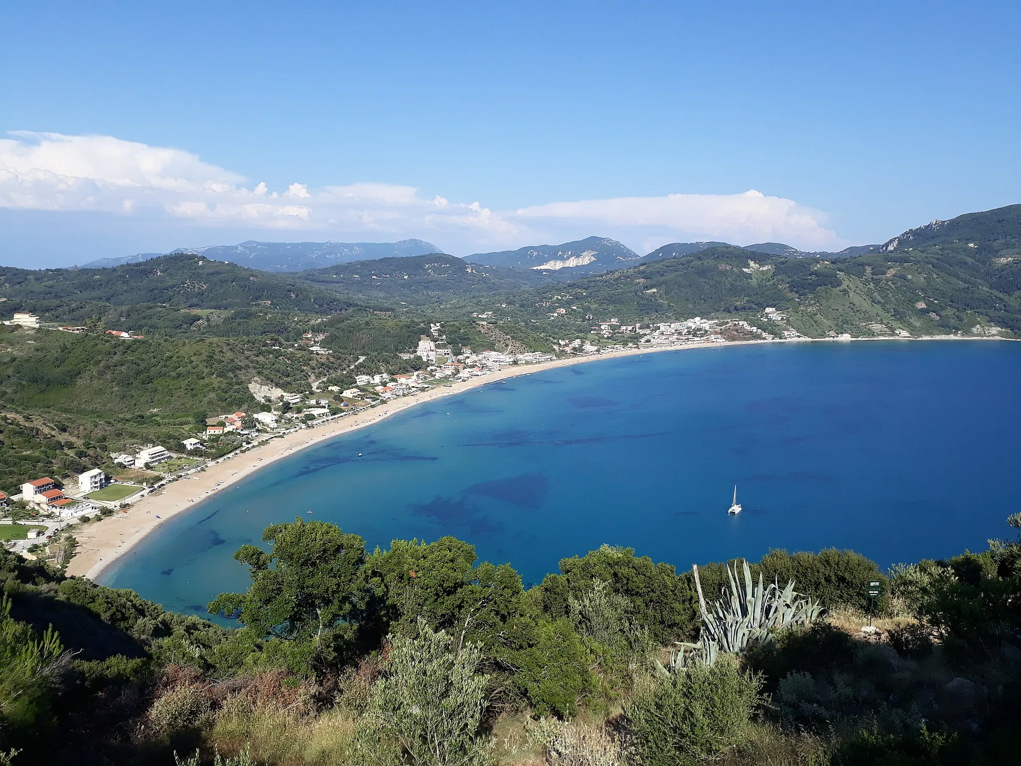 Photo showing: Bay of Agios Georgios in northwestern Corfu