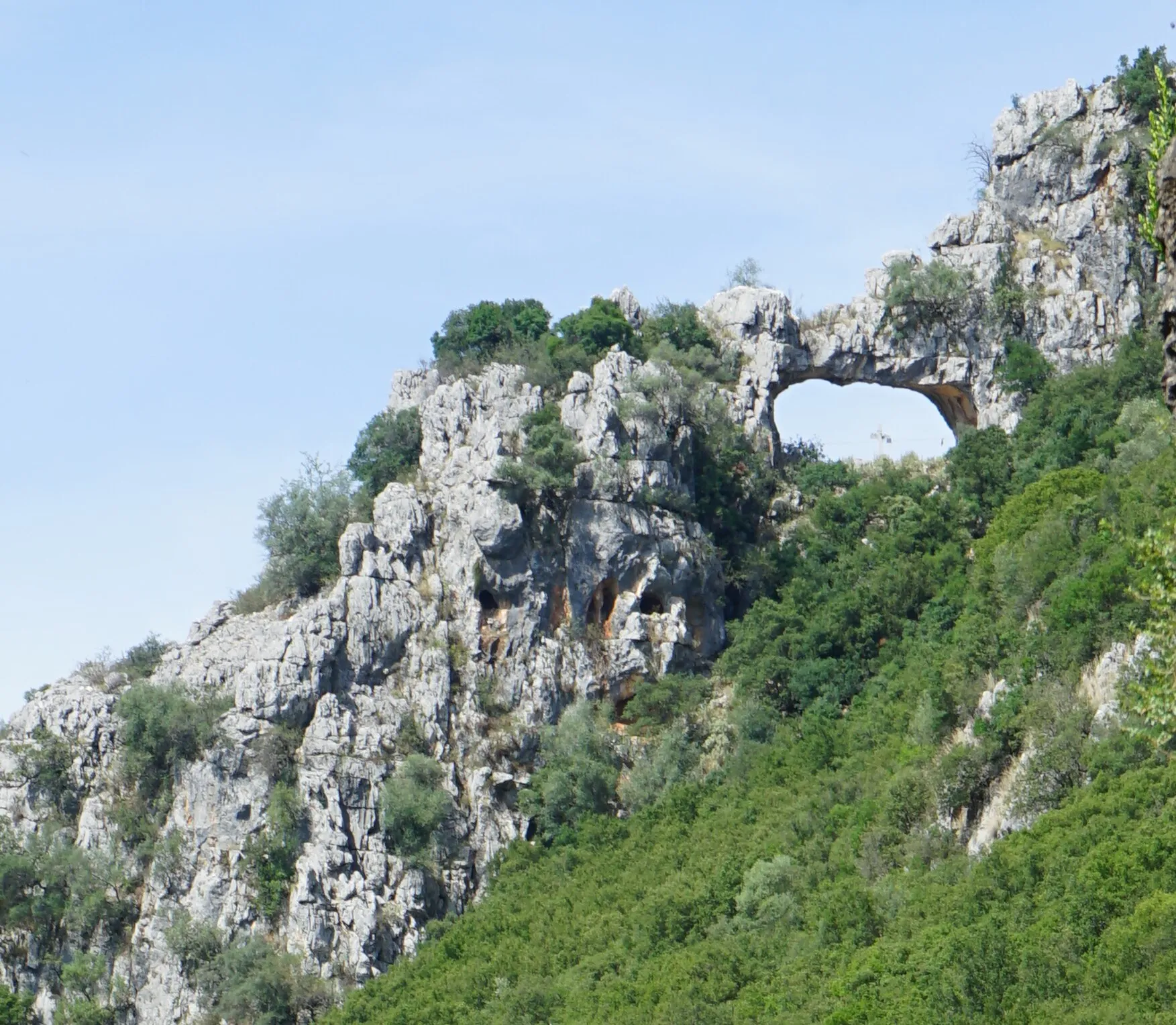 Photo showing: Natural bridge near Agios Georgios, Greece