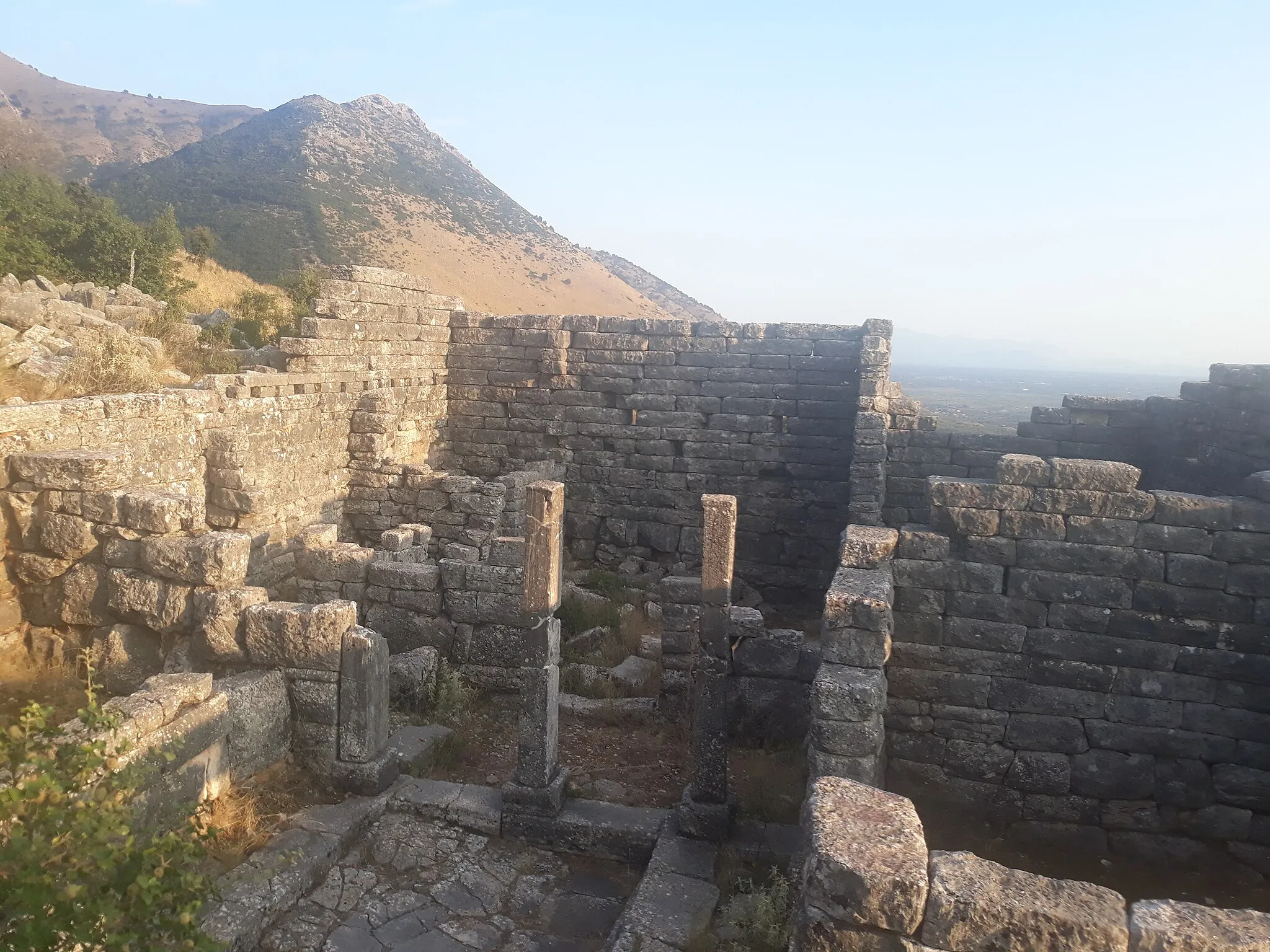 Photo showing: This is a photo of a monument in Greece identified by the ID