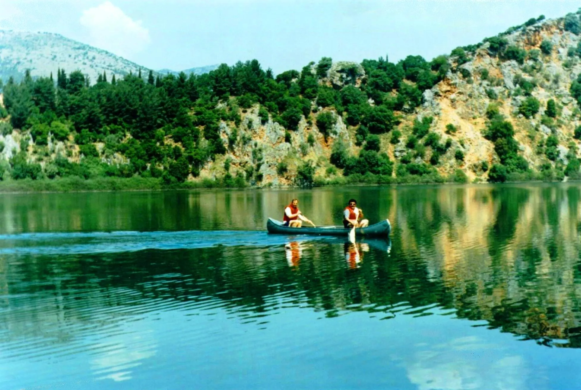Photo showing: Λίμνη Ζηρού, Κωπηλασία με Canoe Incas