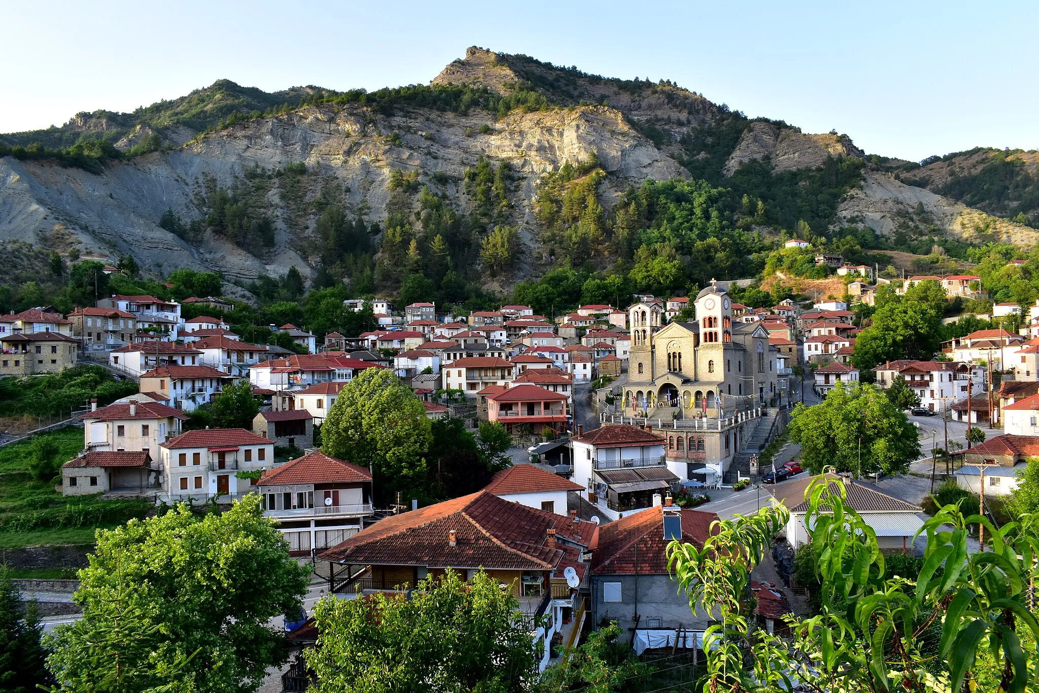 Photo showing: General view of the village of Eptachori, Kastoria
