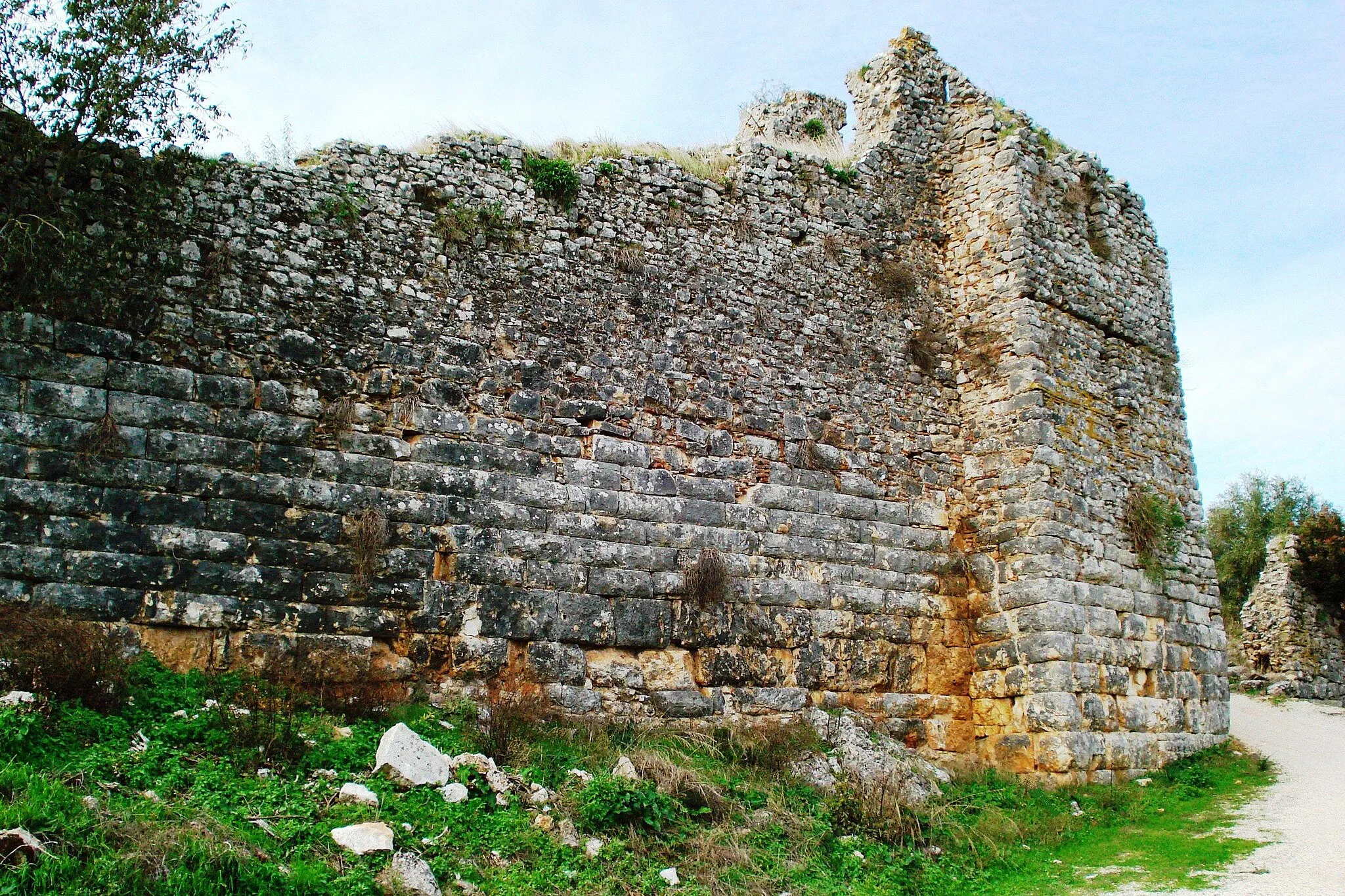 Photo showing: Ancient Vouchetion - The Fortress of Rogoi