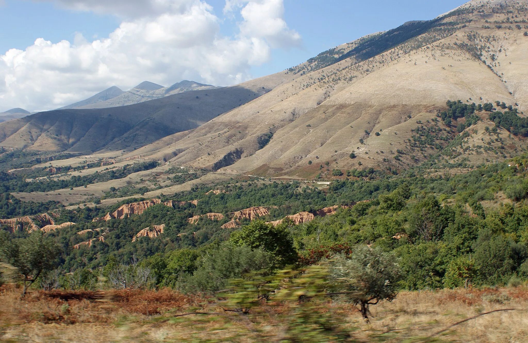 Photo showing: Bokërrimat e Muzinës, South Albania