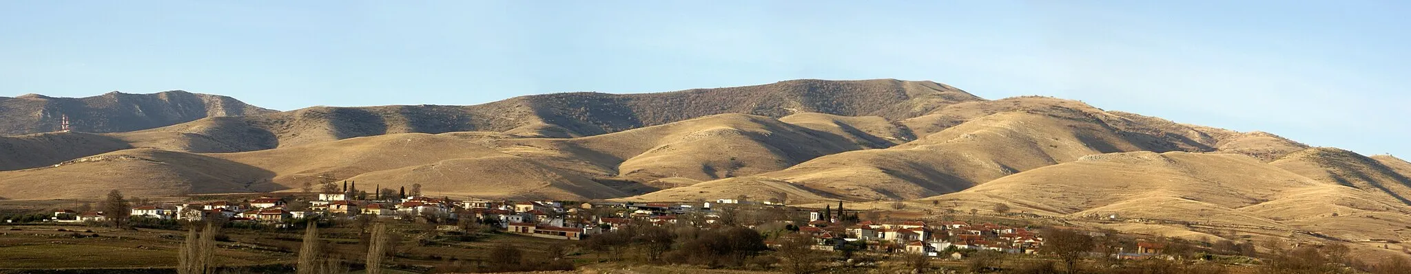 Photo showing: ΣΦΕΛΙΝΟΣ(Η πανοραμική αυτή φωτογραφία δημιουργήθηκε από την ένωση πέντε φωτογραφιών,οι οποίες τραβήχτηκαν από το εκκλησάκι του Αγίου Γεωργίου,την εποχή που ανακαινιζόταν[16/12/2005])