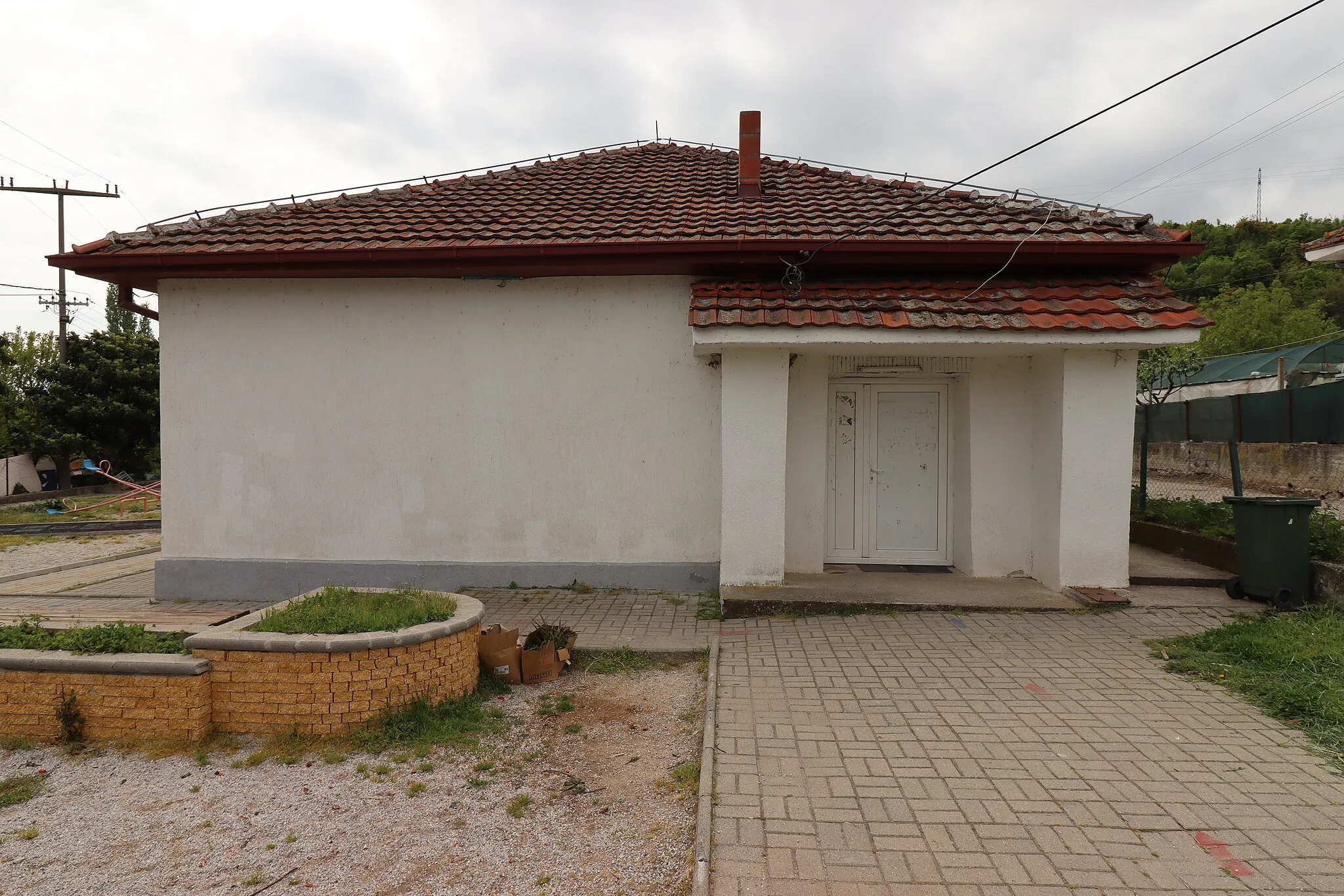 Photo showing: Kočo Racin Primary School in the village of Crničani