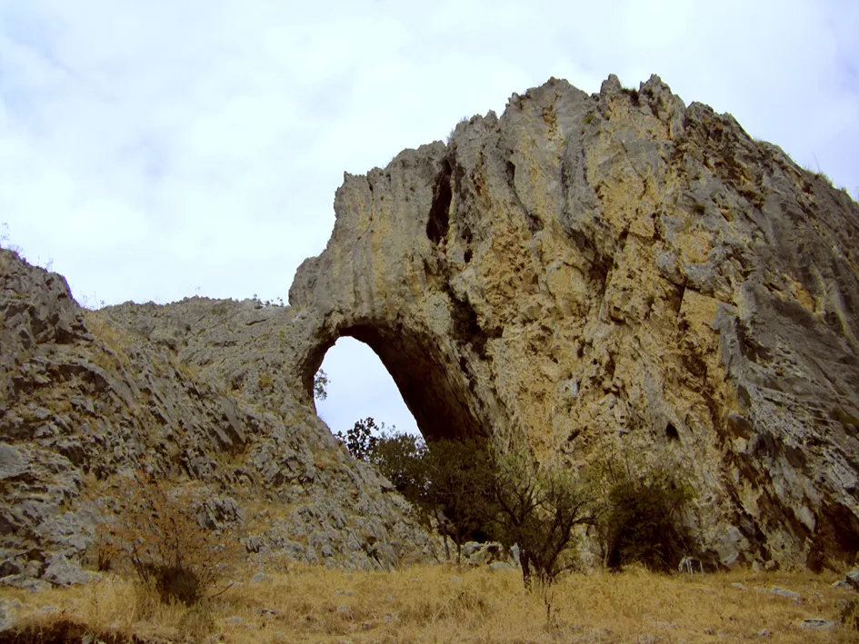 Photo showing: Hole in a rock in Greece