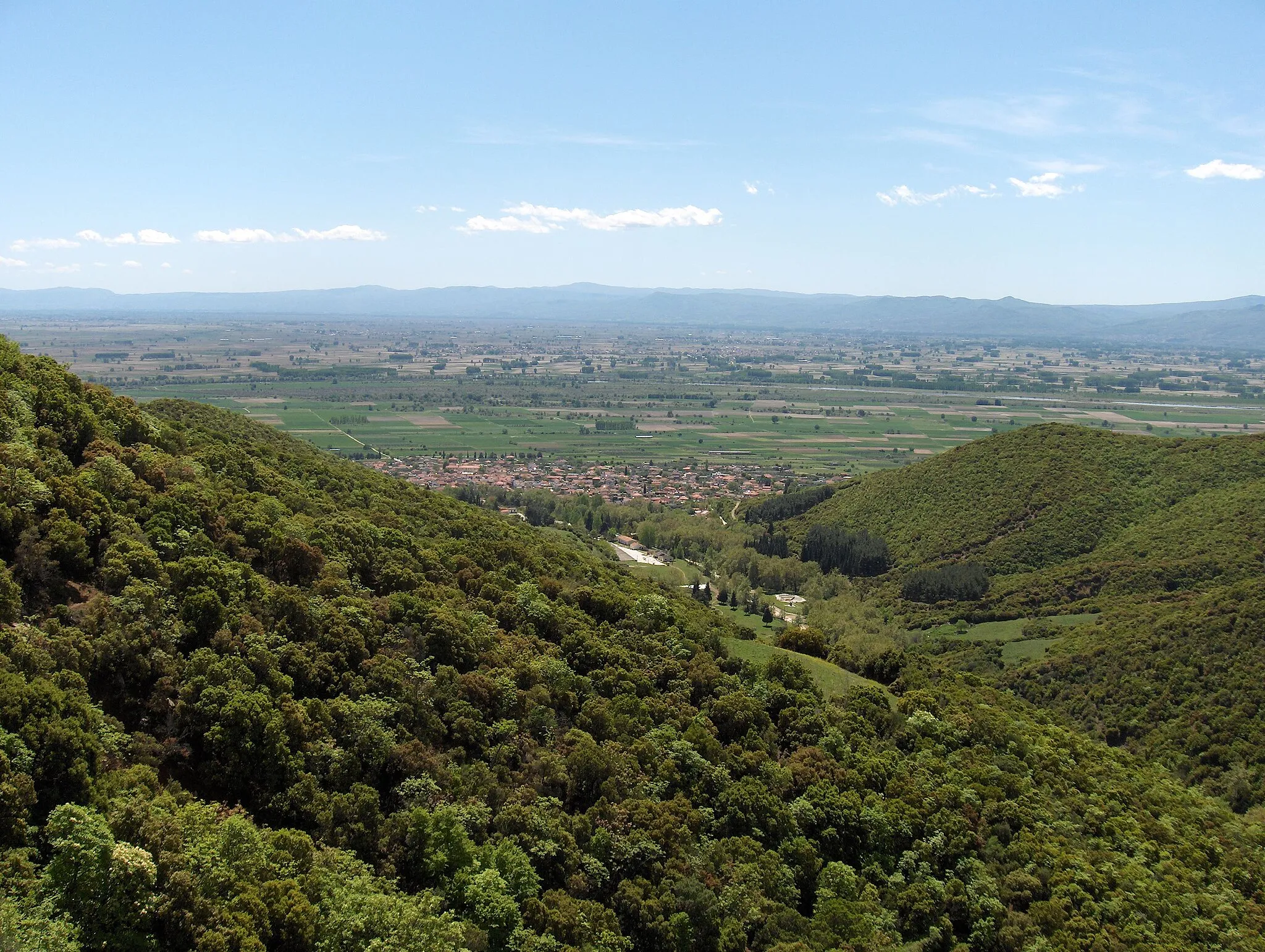 Photo showing: Petritsi view from Beles mountain in Greece