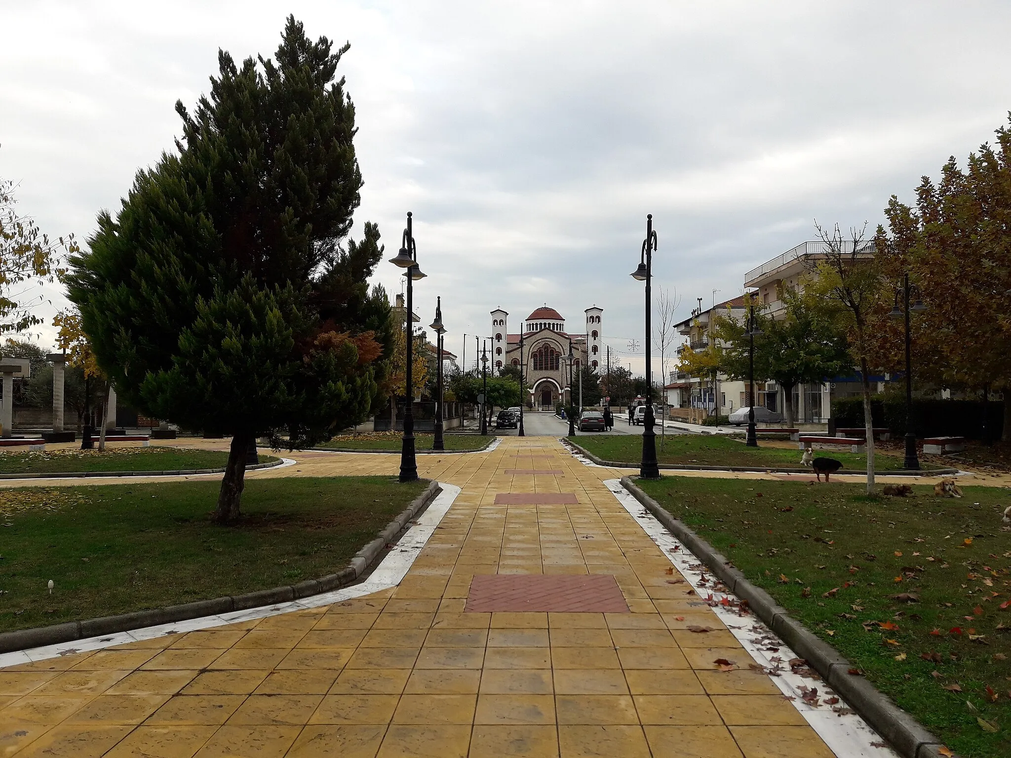 Photo showing: Άποψη της πλατείας Ηράκλειας
