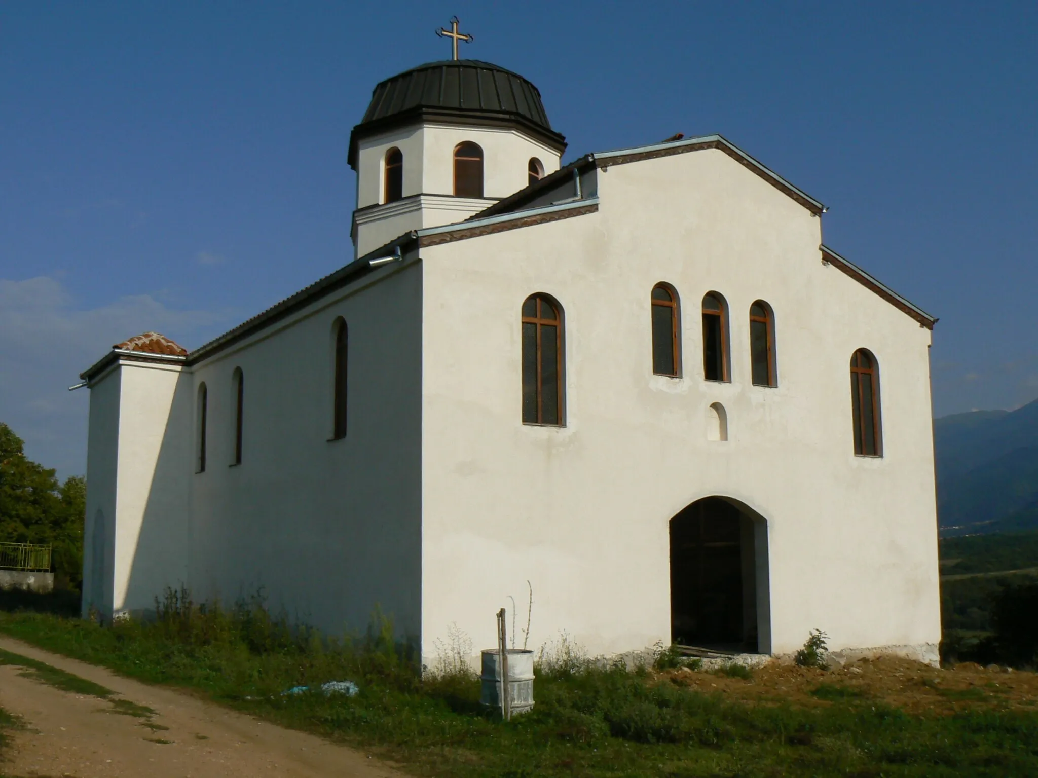 Photo showing: Newly constructed church in village Strumeshnitsa, Bulgaria