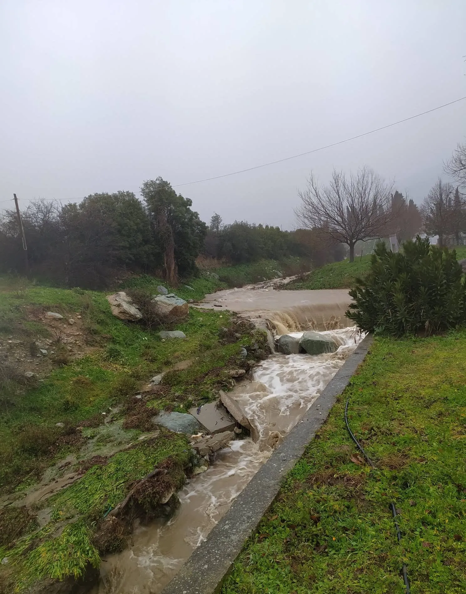 Photo showing: Μετά την καταιγίδα...