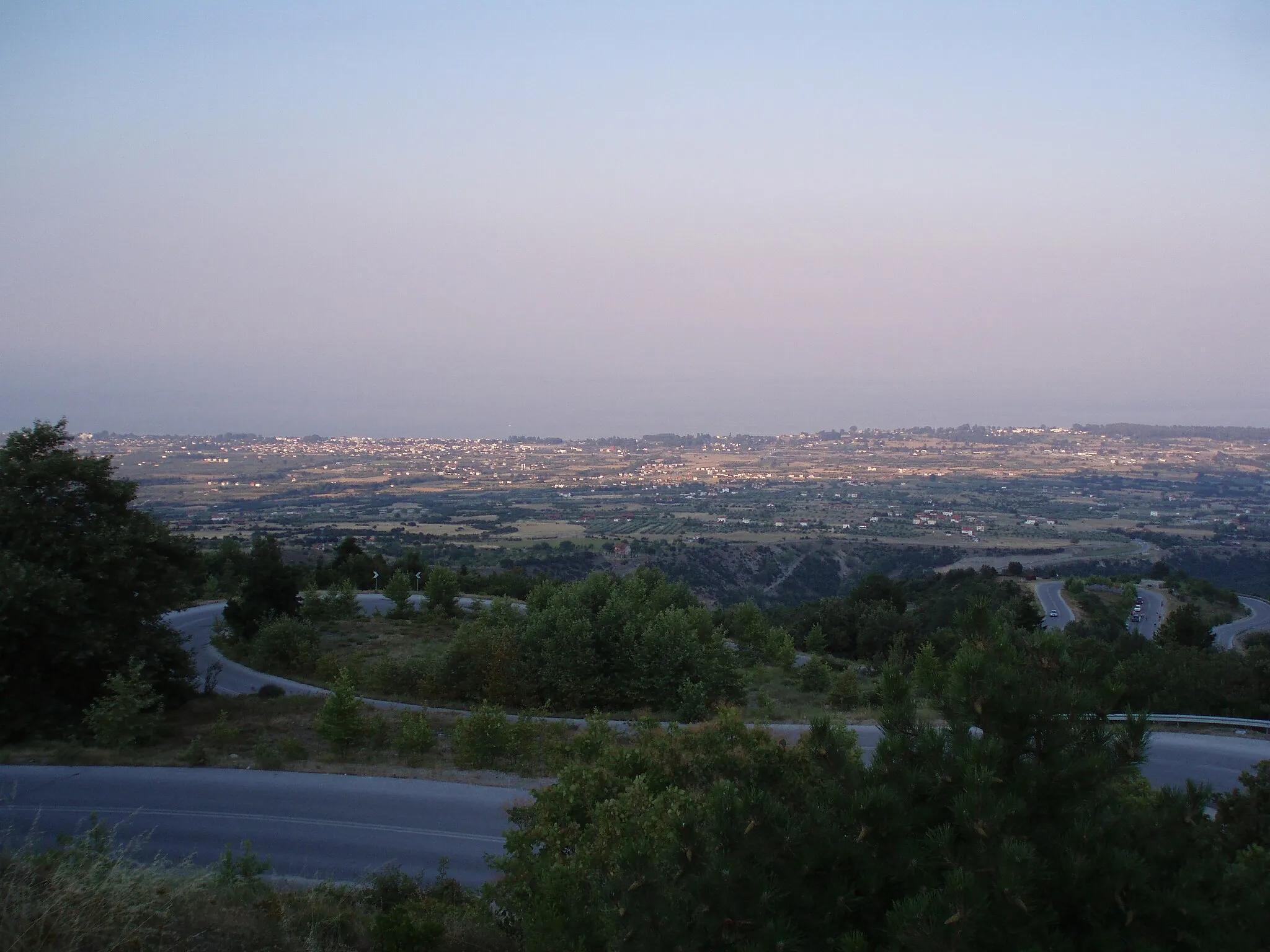 Photo showing: Cesta nad Leptokariou