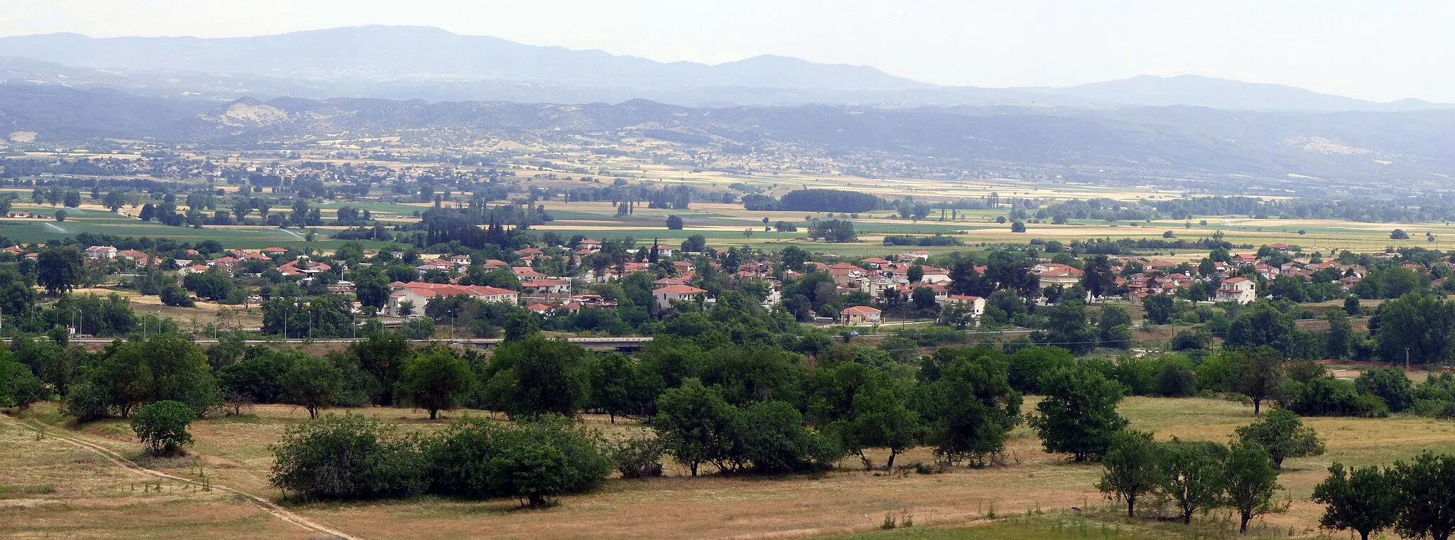 Photo showing: Lagkadikia village as seen from southwest.