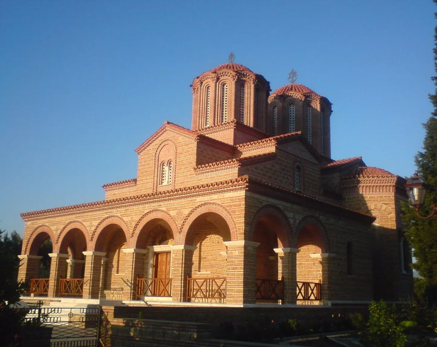 Photo showing: chiesa di sant'Arsenio del monastero greco-ortodosso di Sourotì (Salonicco)