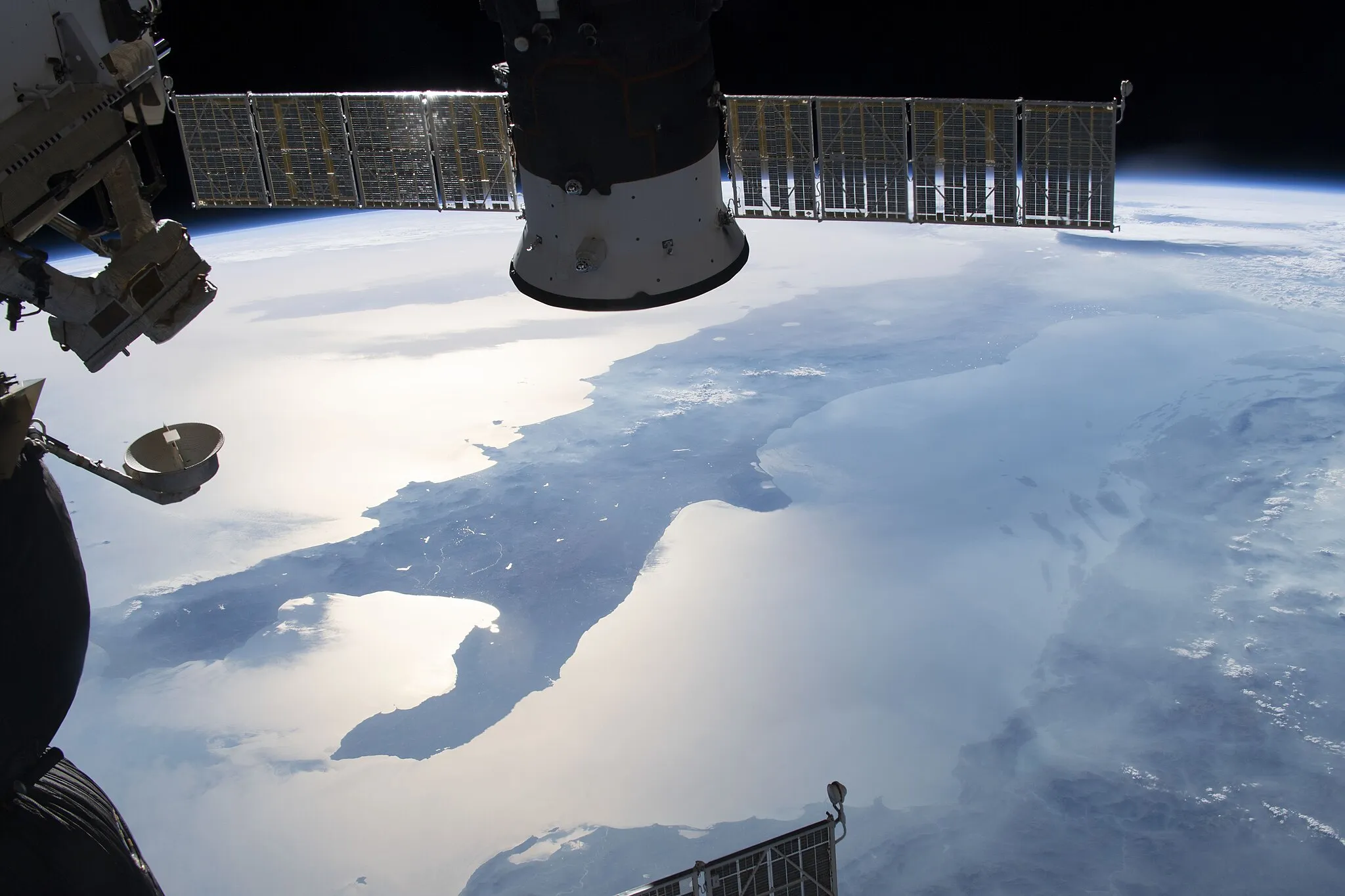 Photo showing: View of Earth taken during ISS Expedition 60.