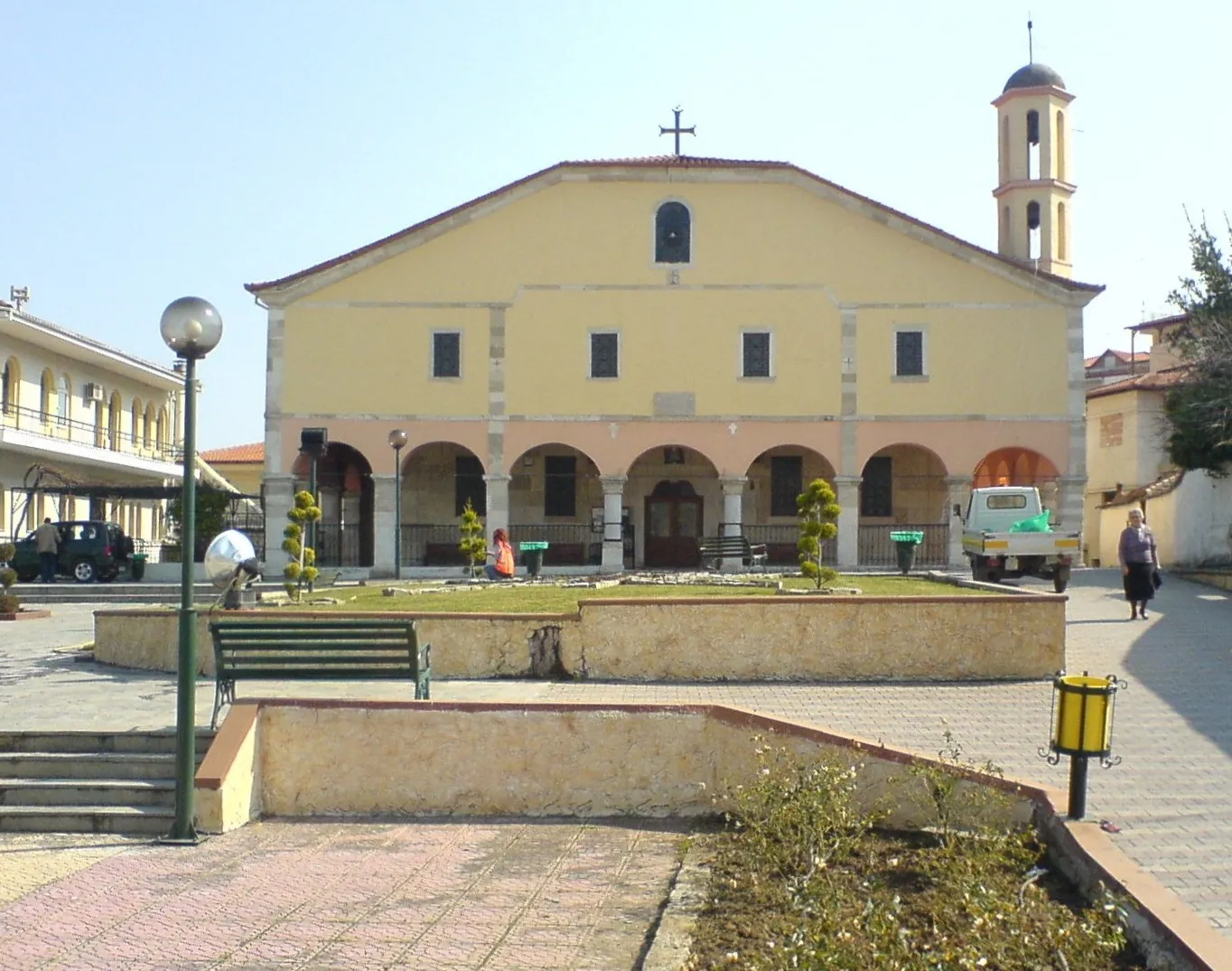 Photo showing: New metropolitan church of Giannitsa, Greece.