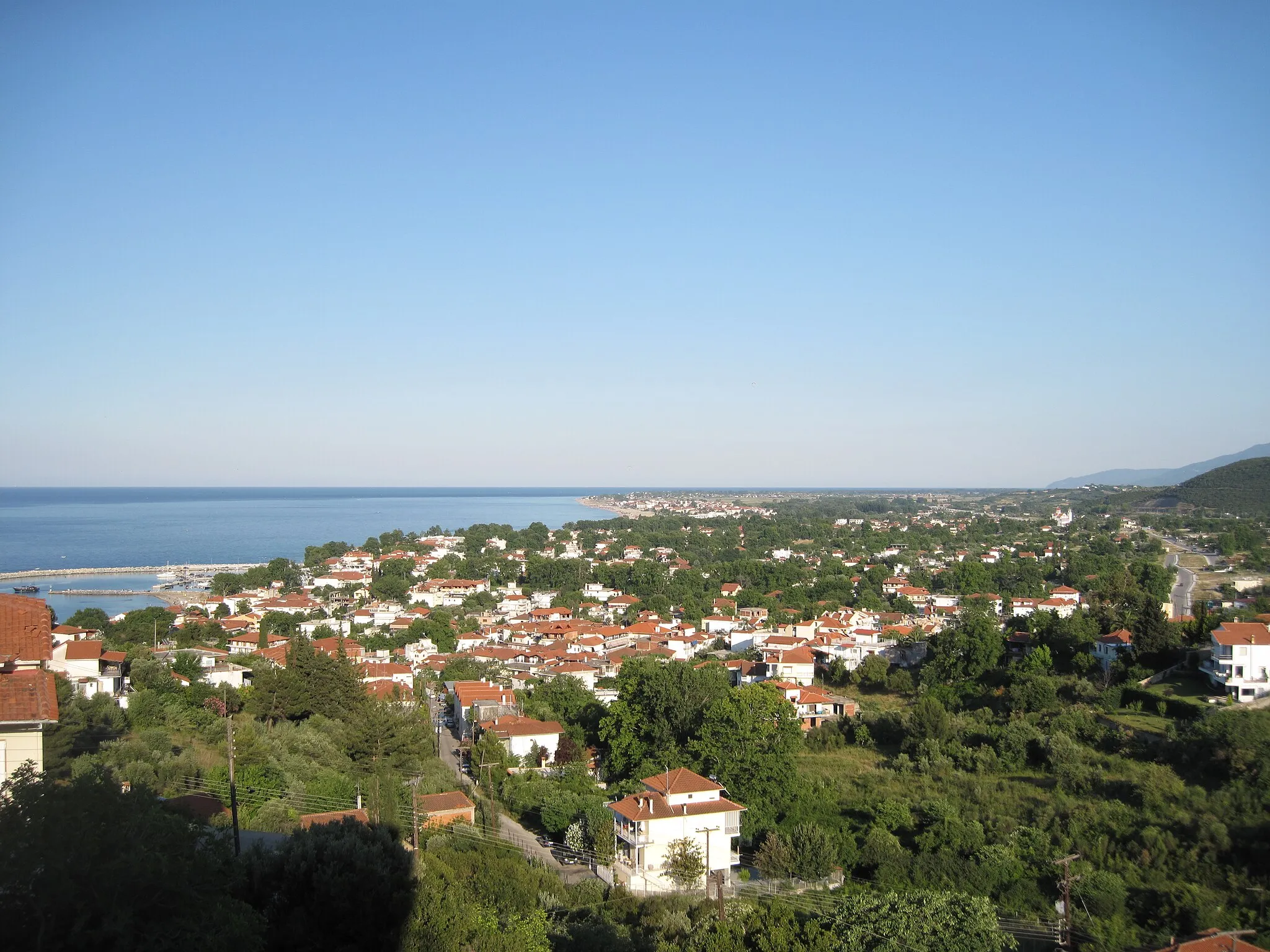 Photo showing: Platamon - View