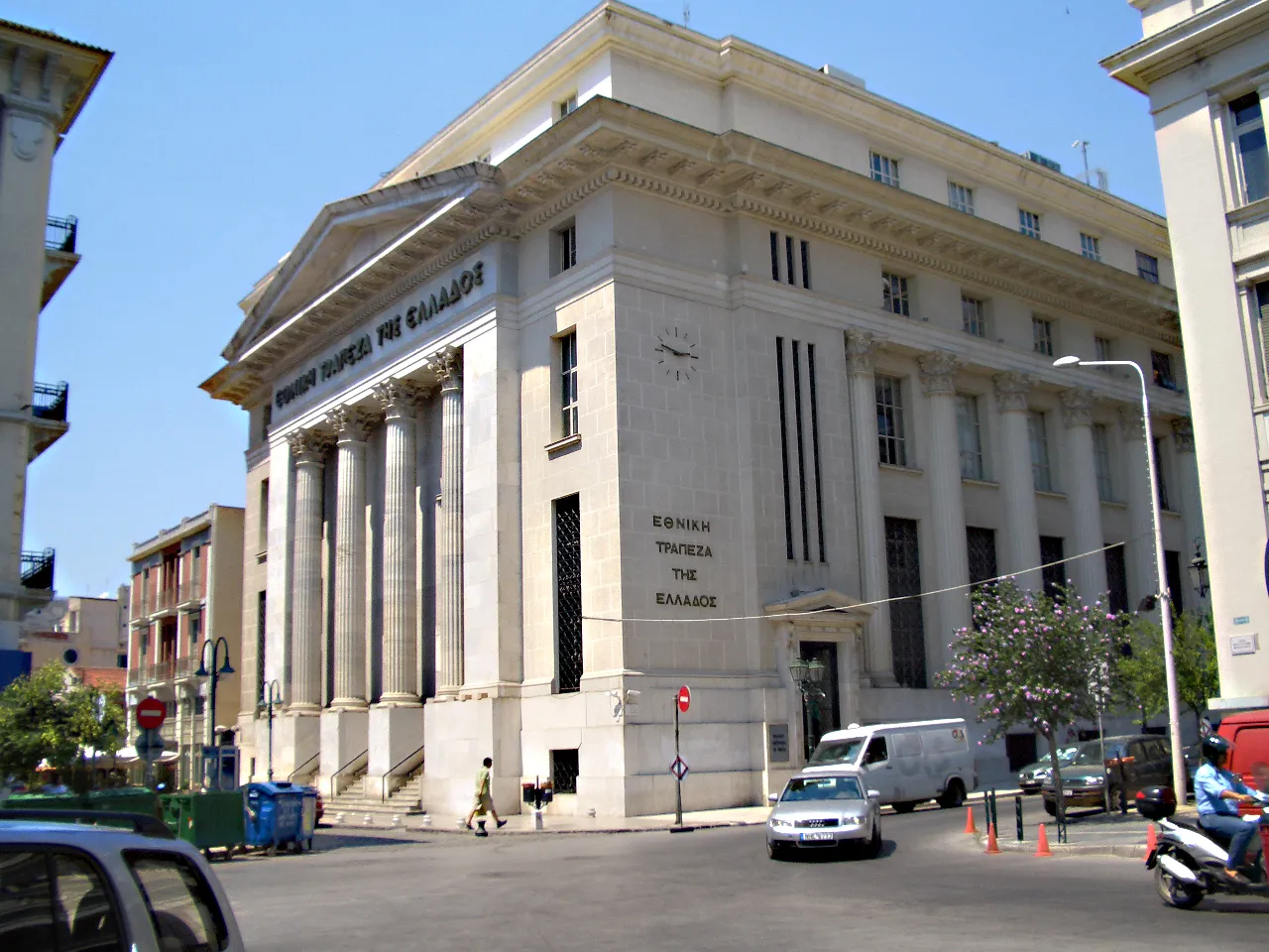 Photo showing: The Residence of the National Bank of Greece at the corner of the Streets Ionos Dragoumi and Tsimiski, Thessaloniki