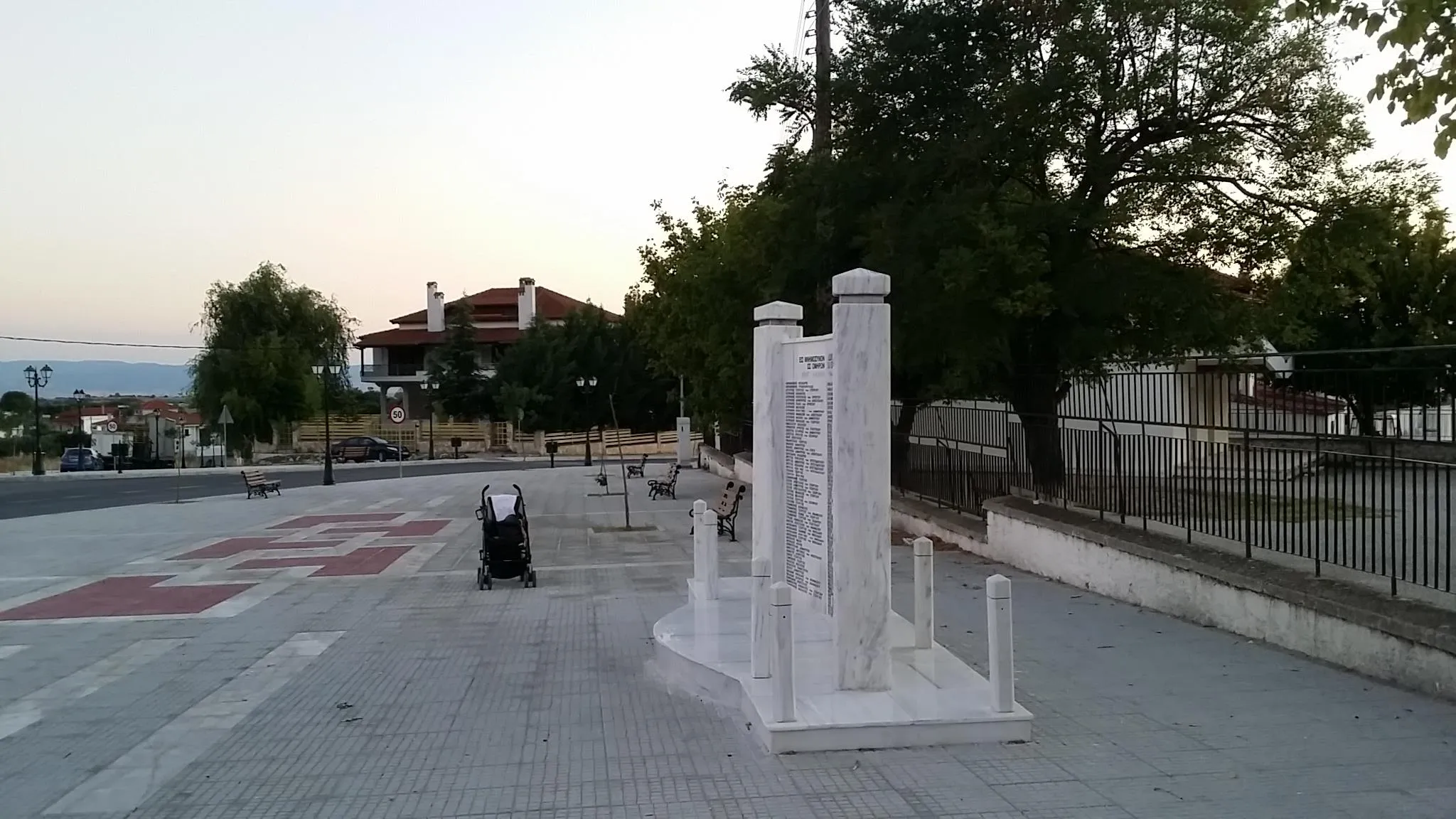 Photo showing: Μνημείο πεσόντων στον Μακεδονικό Αγώνα στην πλατεία του Νέου Σουλίου