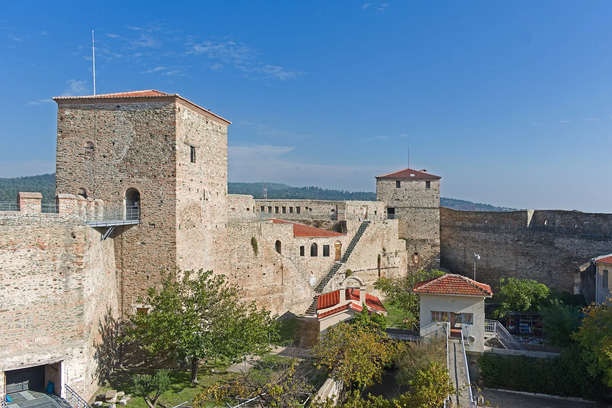 Photo showing: Northeastern wall from the inner yard, Heptapyrgion, Thessaloniki, Central Macedonia, Greece