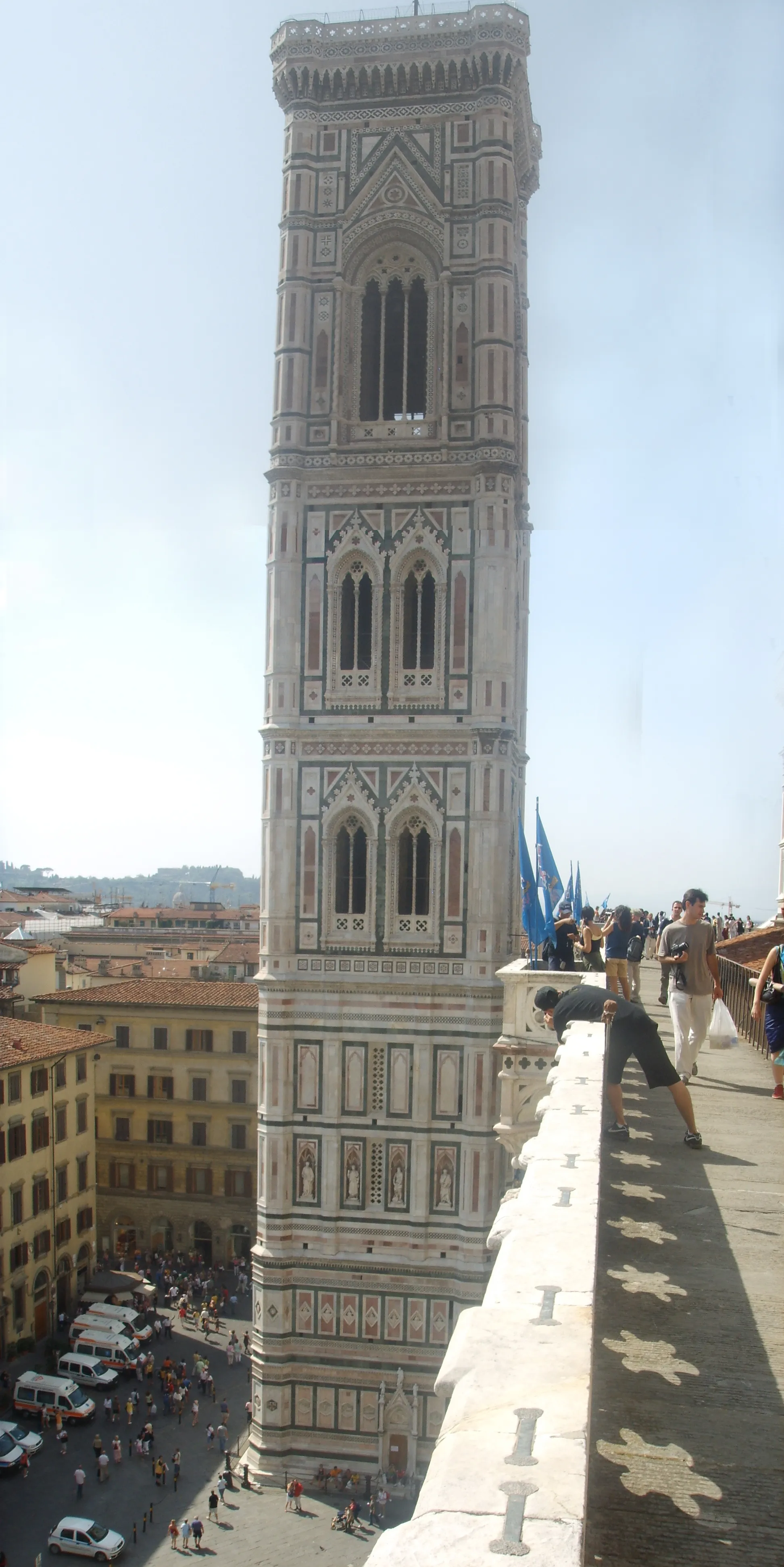 Photo showing: Giotto's Belltower, view

in Florence, italy