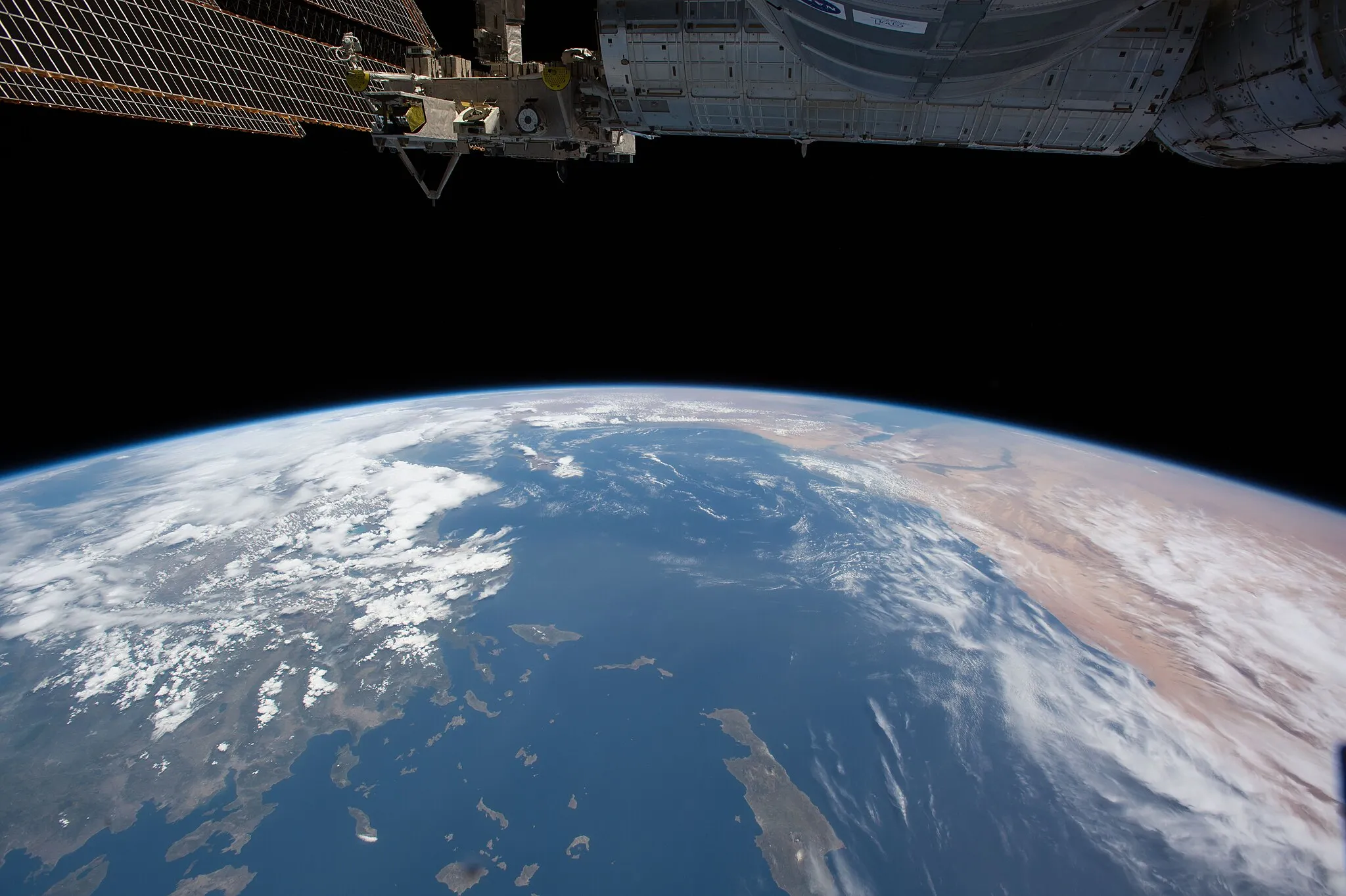 Photo showing: View of Earth taken during ISS Expedition 51.