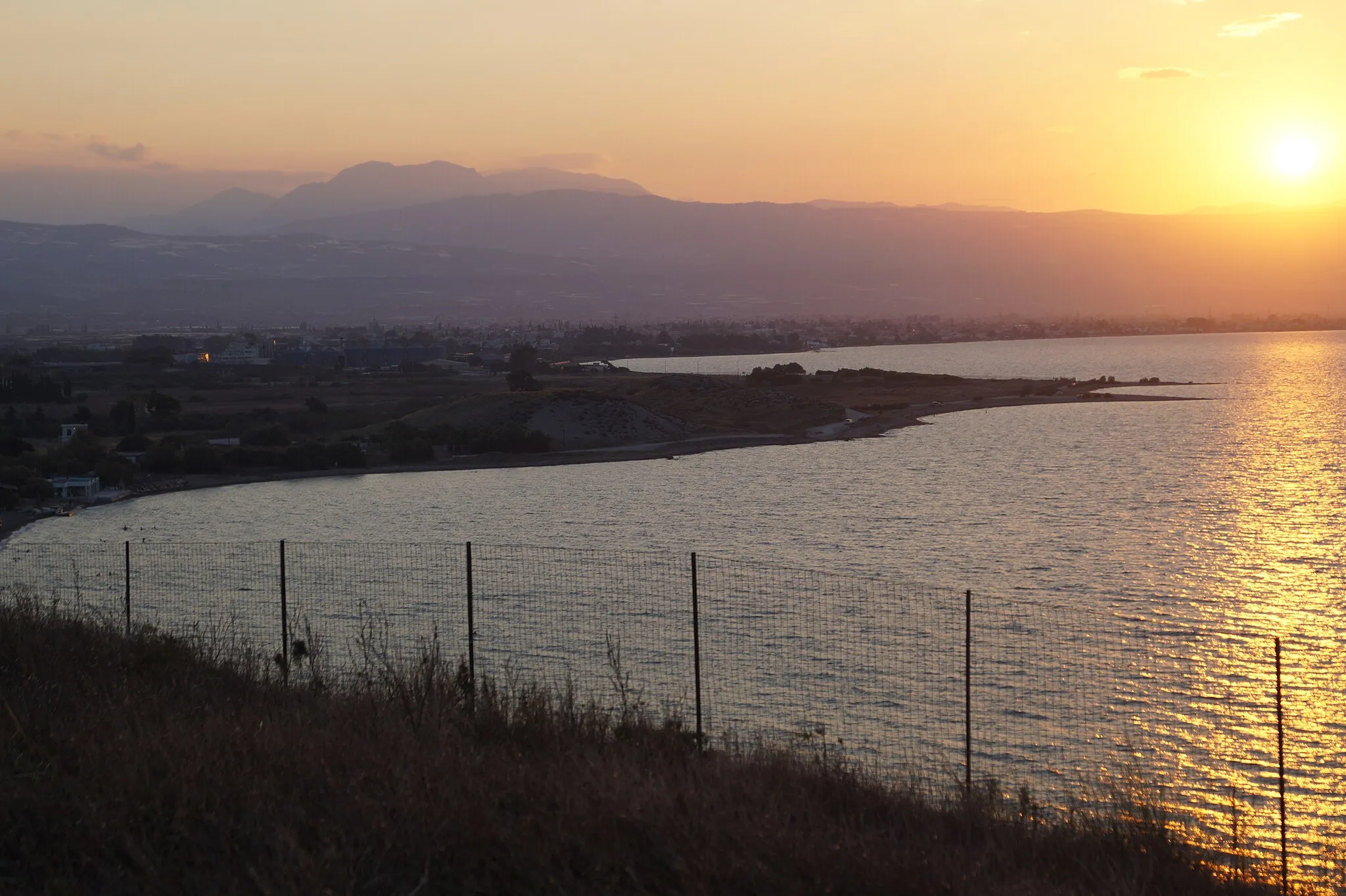 Photo showing: Corinth, Greece: View from the archaeological site of Korakou to the west on the archaeological site of Lechaeon.