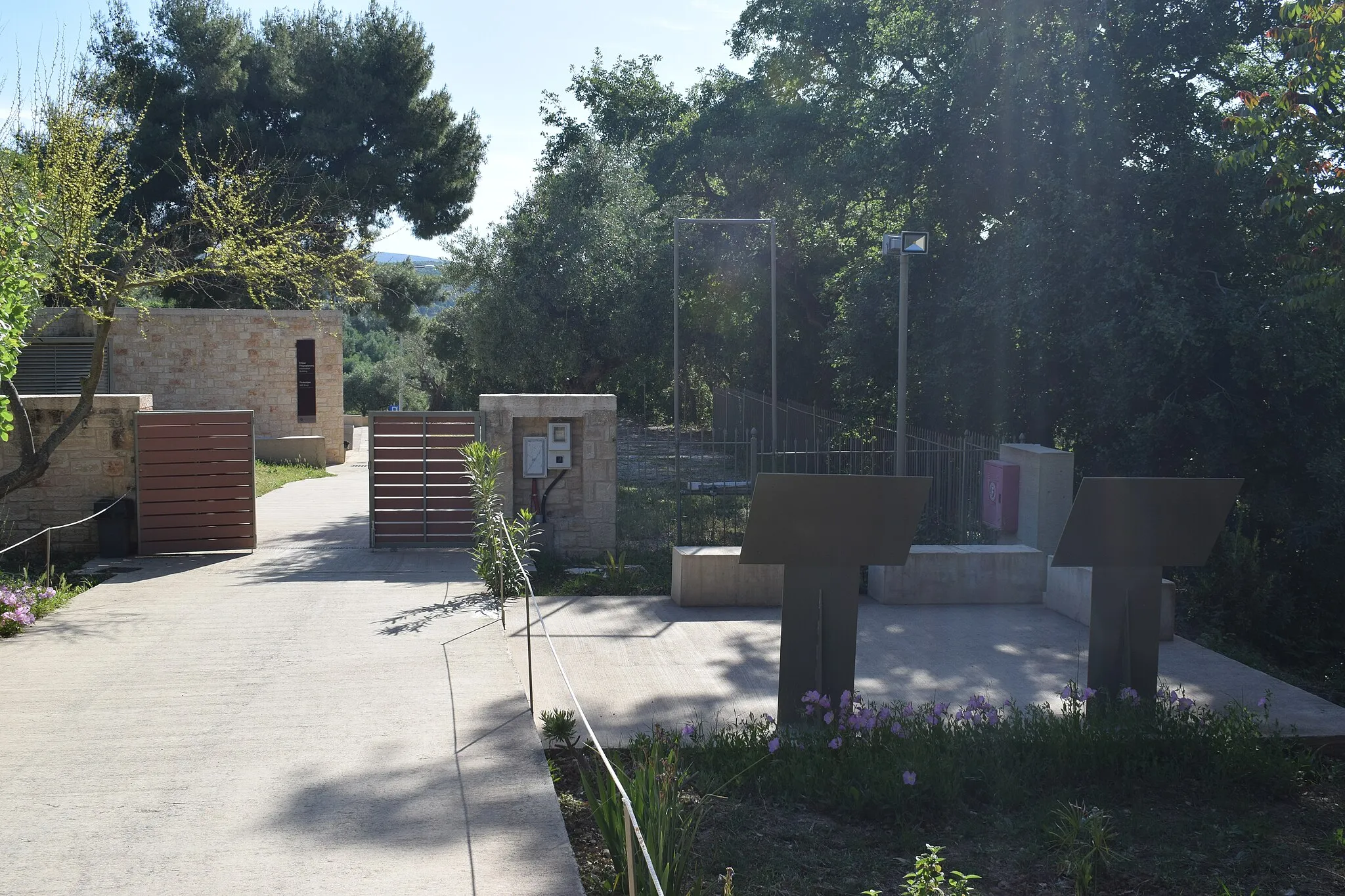 Photo showing: Vue du site archéologique du "palais de Nestor" près de Pylos (Messénie, Grèce).