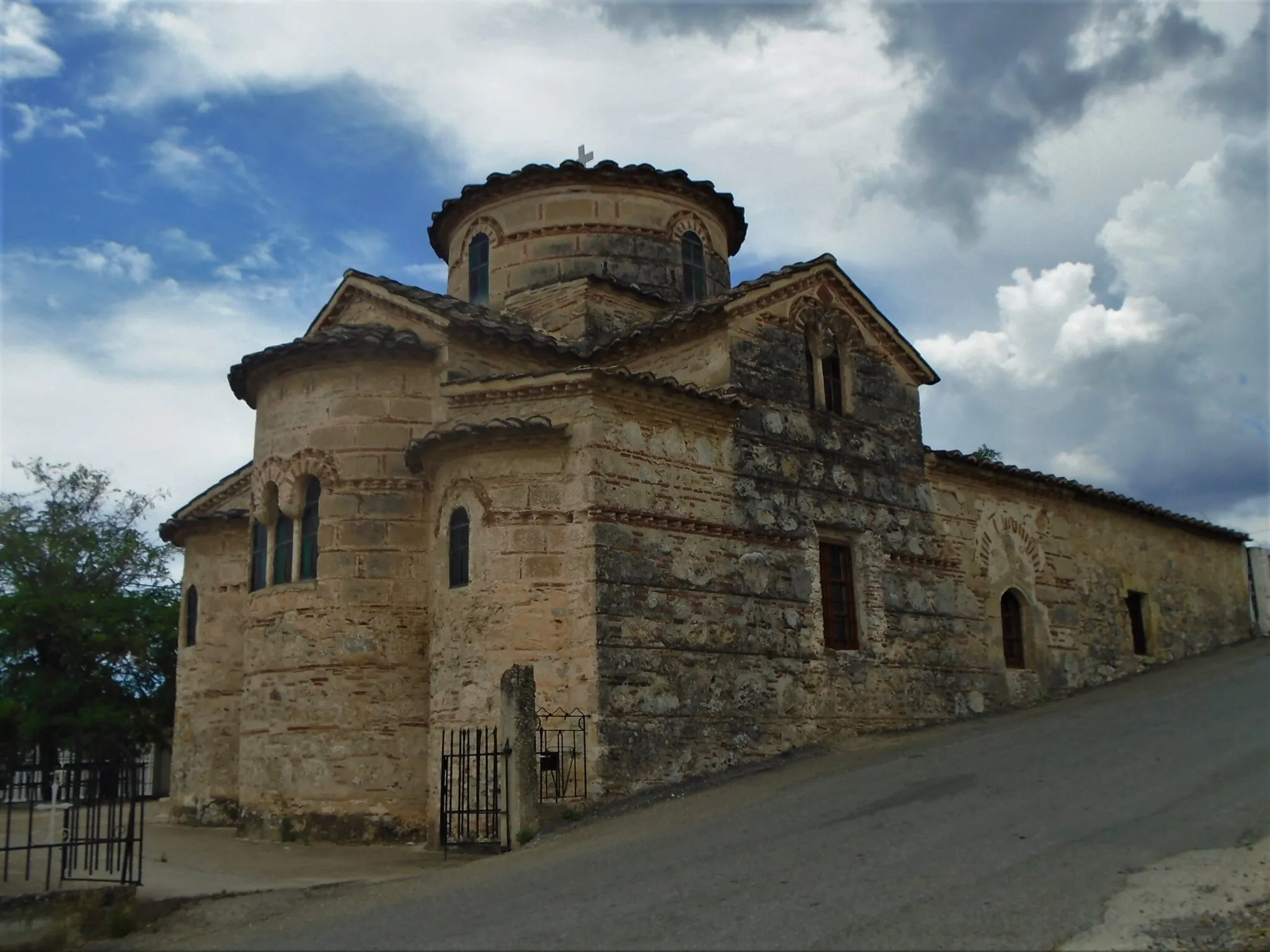 Photo showing: This is a photo of a monument in Greece identified by the ID