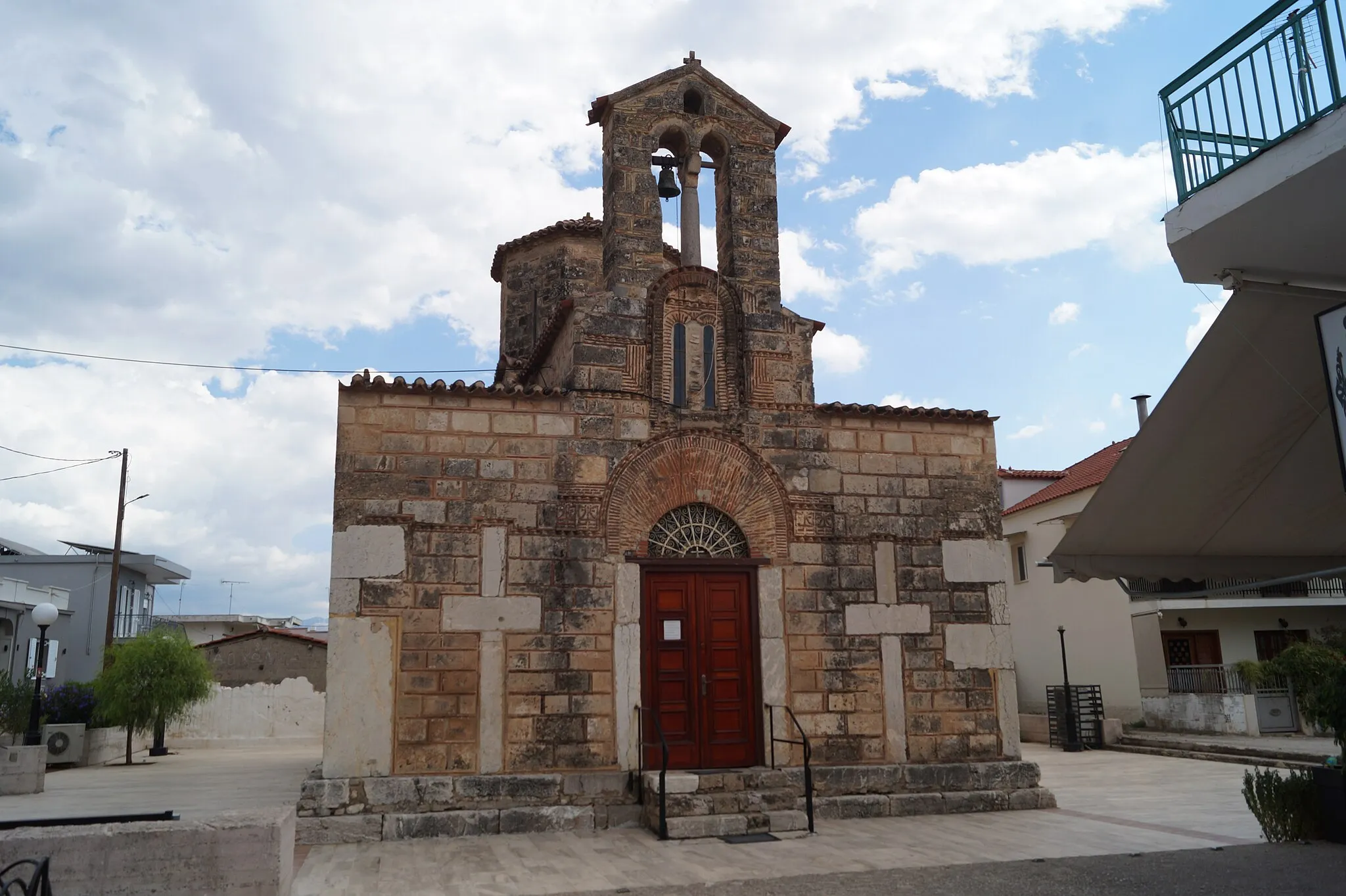 Photo showing: Neo Ireo, Argolis, Greece: Church of Kimisis tis Theotokou. View from the west.