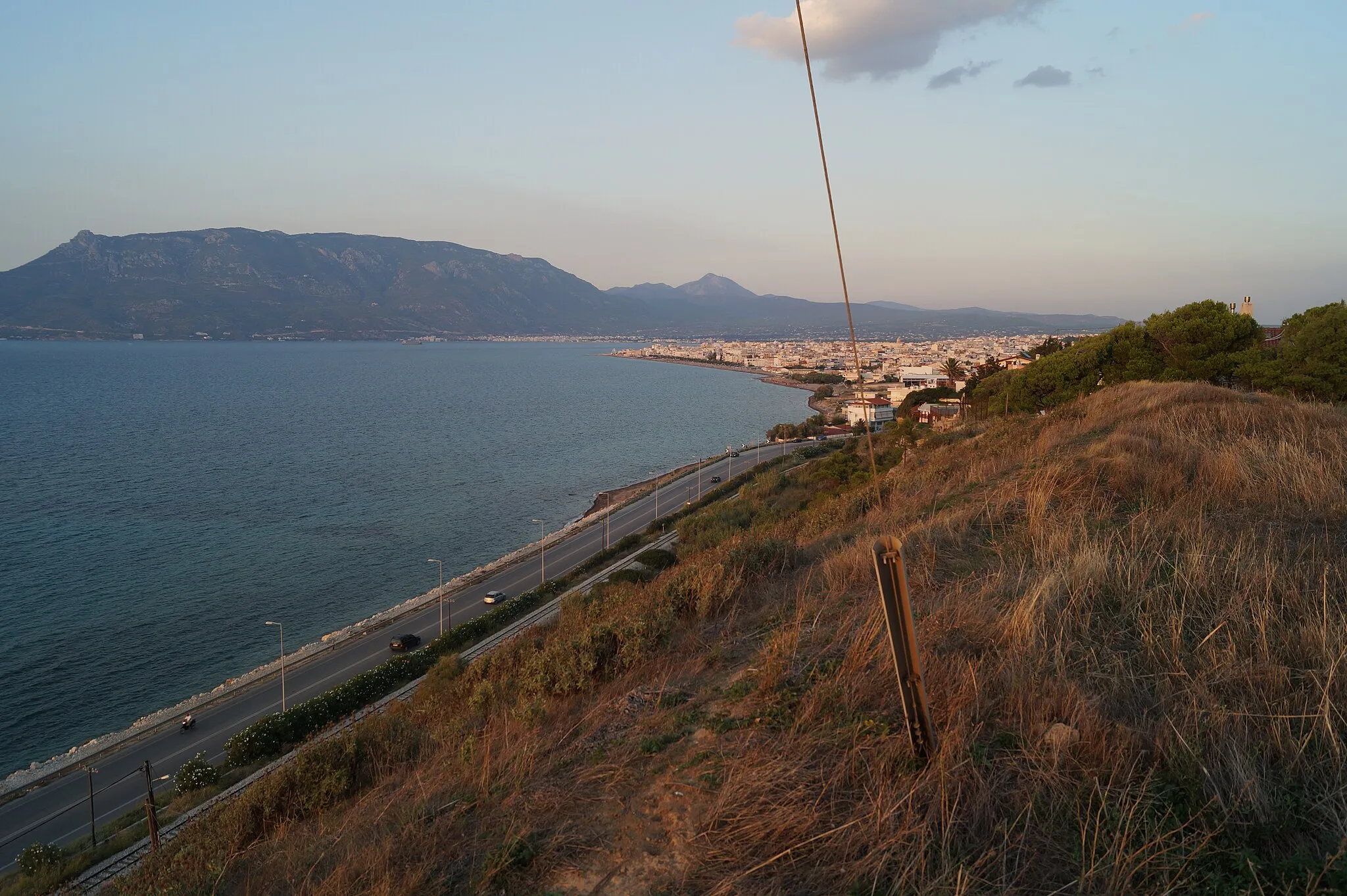 Photo showing: Corinth, Greece: View from the archaeological site of Korakou to the east on Corinth.