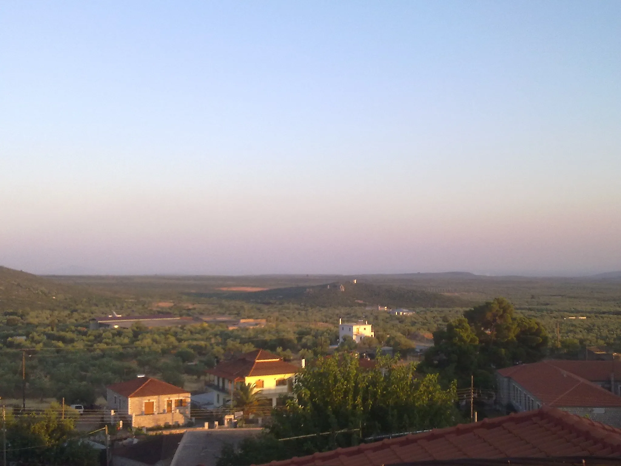 Photo showing: Η θέα από το χωριό - Ο κάμπος