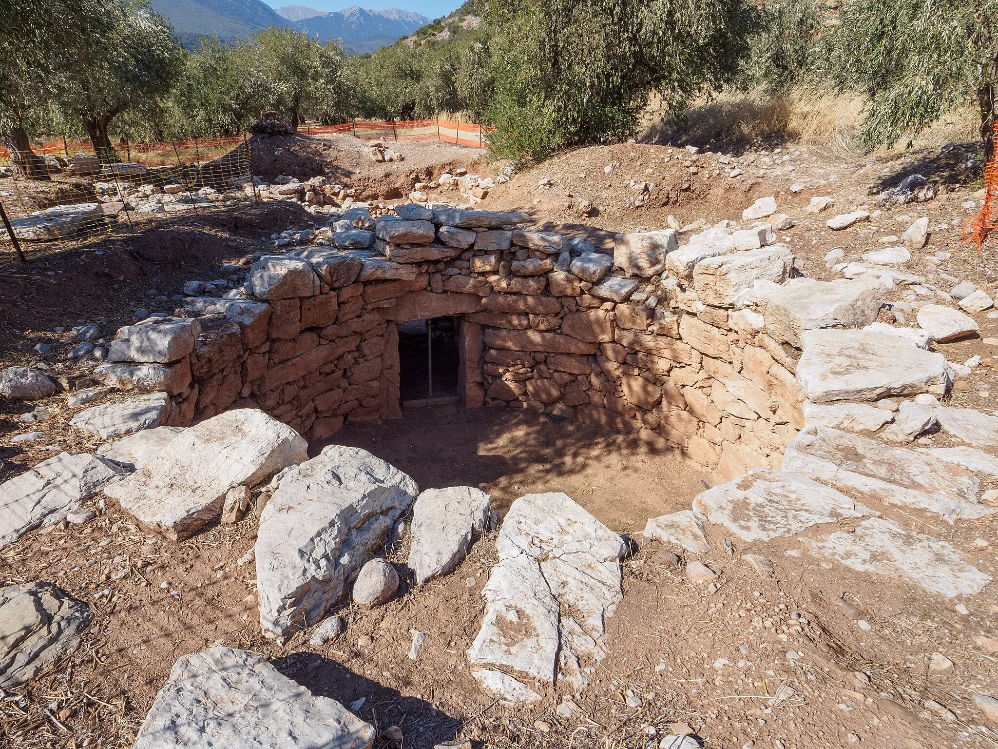 Photo showing: The tholos tomb of Amfissa.